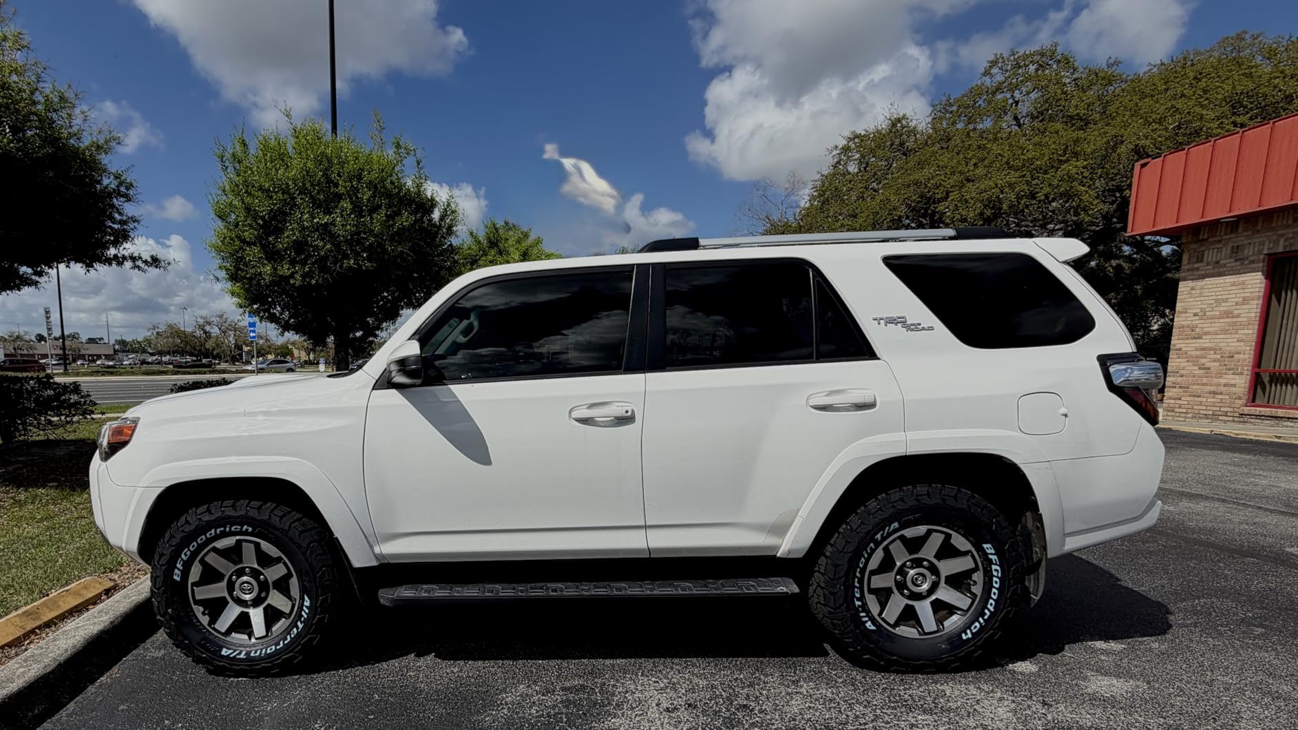 BFGoodrich All-Terrain T/A KO3 Car Tire for Light Trucks, SUVs, and Crossovers, LT265/70R17/E 123/120S customer photo 1