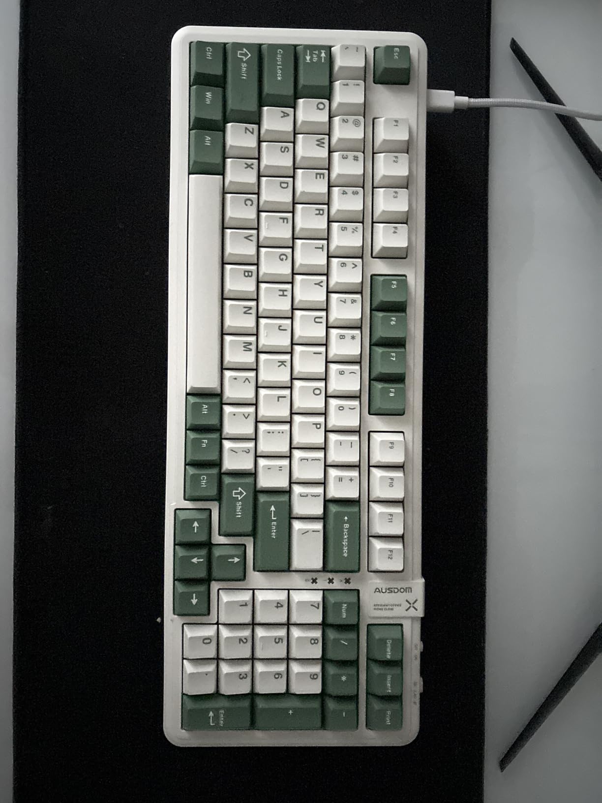 AUSDOM 98Pro Silent Mechanical Keyboard, Wireless Hot Swappable Gaming Keyboard, Gasket Structure, Pre-lubed Tactile Switches, 2.4GHz/Type-C/Bluetooth, Green & White-Silent customer photo 1