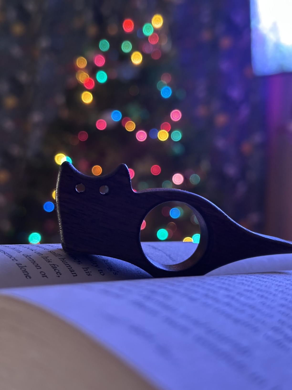 Cat Book Page Holder, Smooth Finish Walnut Wood Book Holder for Reading, Ideal Book Reader Gifts & Reading Accessories, Book Worm Gifts for Women, Thumb Book Page Holder - Book Lovers & Literary Gifts customer photo 2