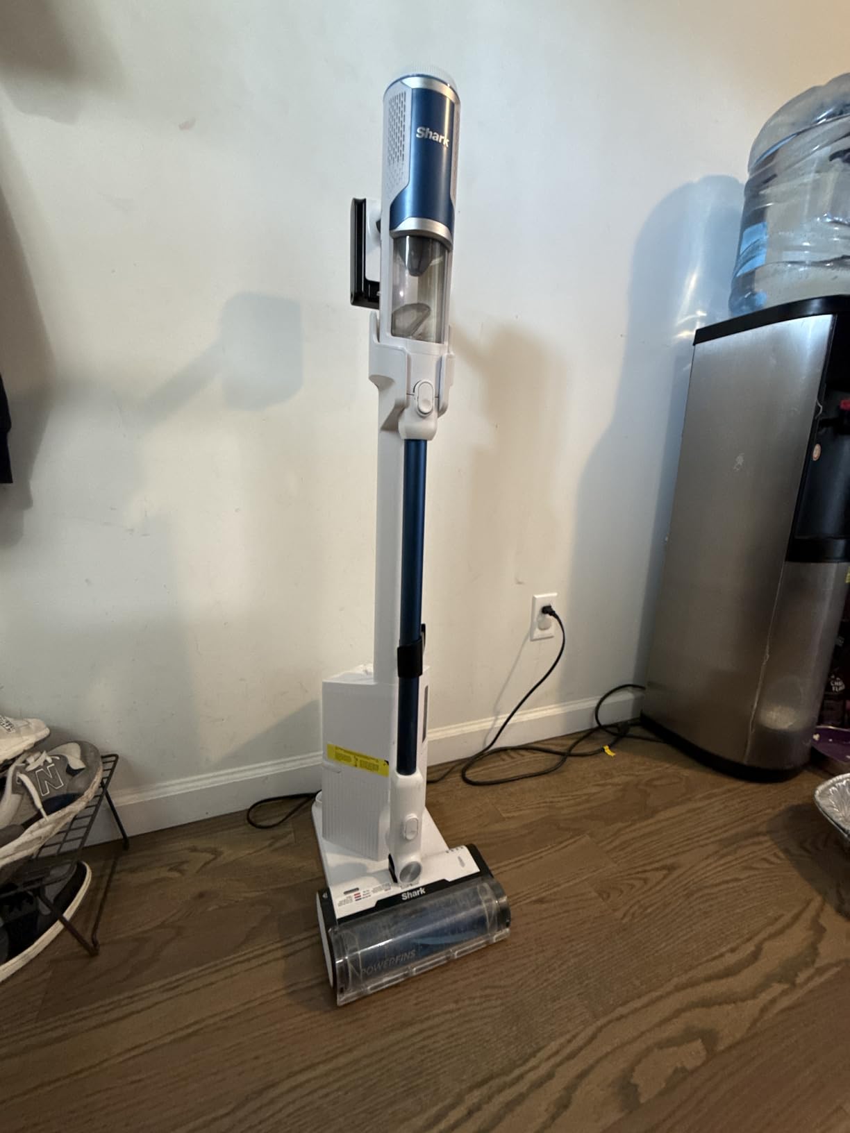 Shark Clean & Empty Cordless Stick Vacuum - Lightweight Cordless Vacuum with Auto-Empty System, HEPA Filter, Portable, Rechargeable, Exclusive Motorized Hand Tool for Pet Hair, BU3523 customer photo 1