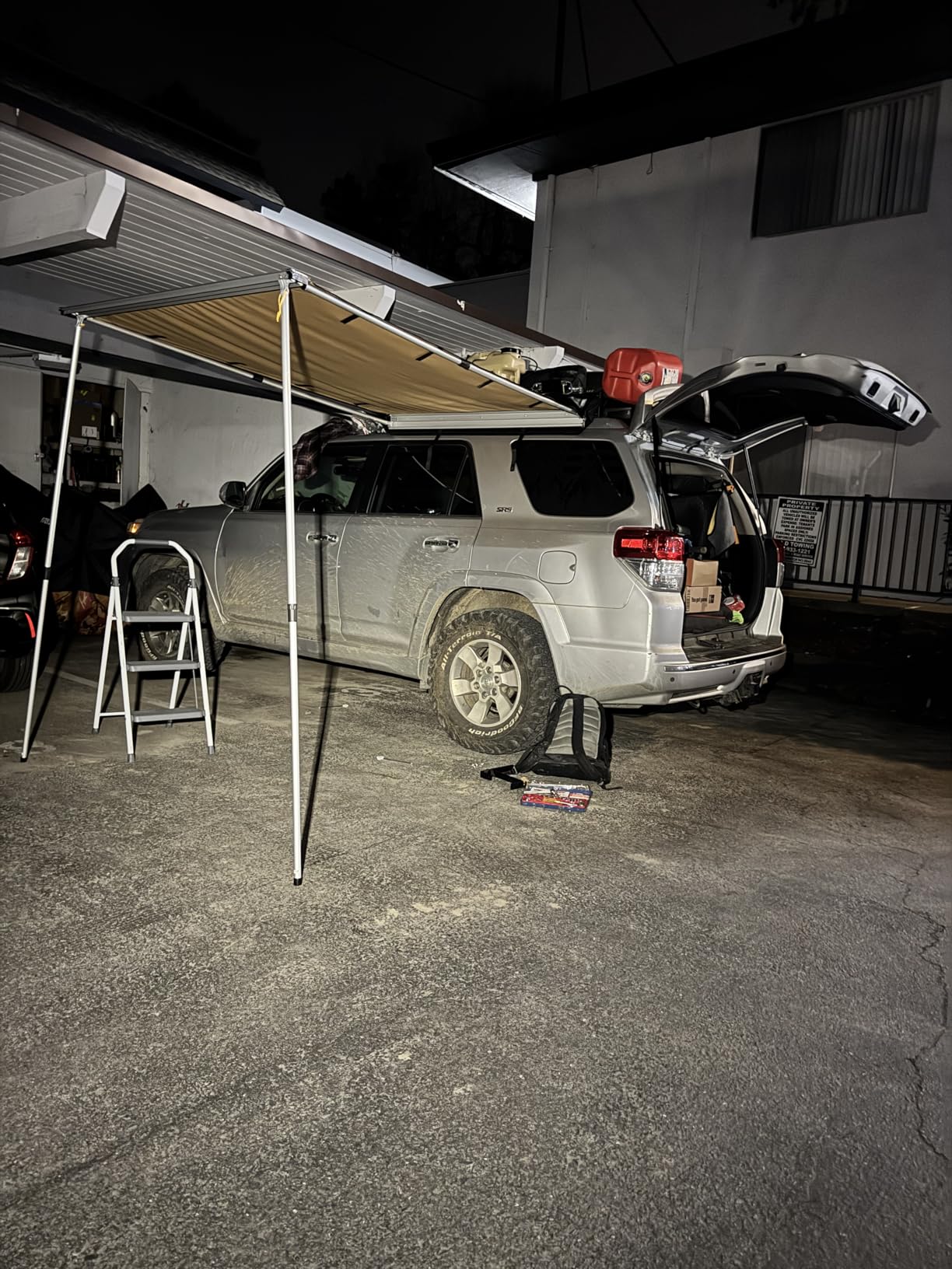 VEVOR Vehicle Awning 4.6'x6.6' Roof Rack Pull-Out Sun Shade UV50+ PU3000mm, Retractable Weatherproof 4x4 Side Awning for SUV Outdoor Camping & Overland (Hardware Included), w/Waterproof Storage Bag customer photo 1