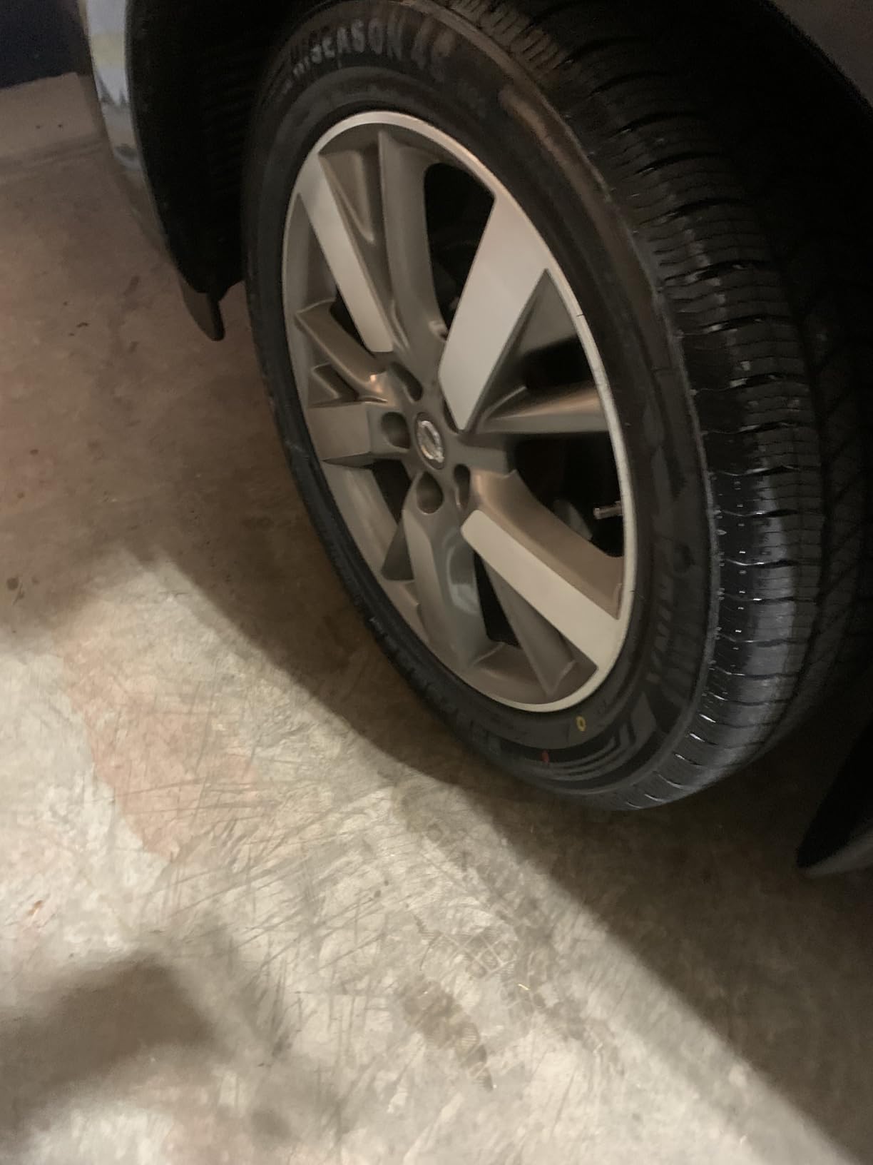 Prinx HiSeason 4S HS1 All Season 235/55R20 102V SUV/Crossover Tire customer photo 1