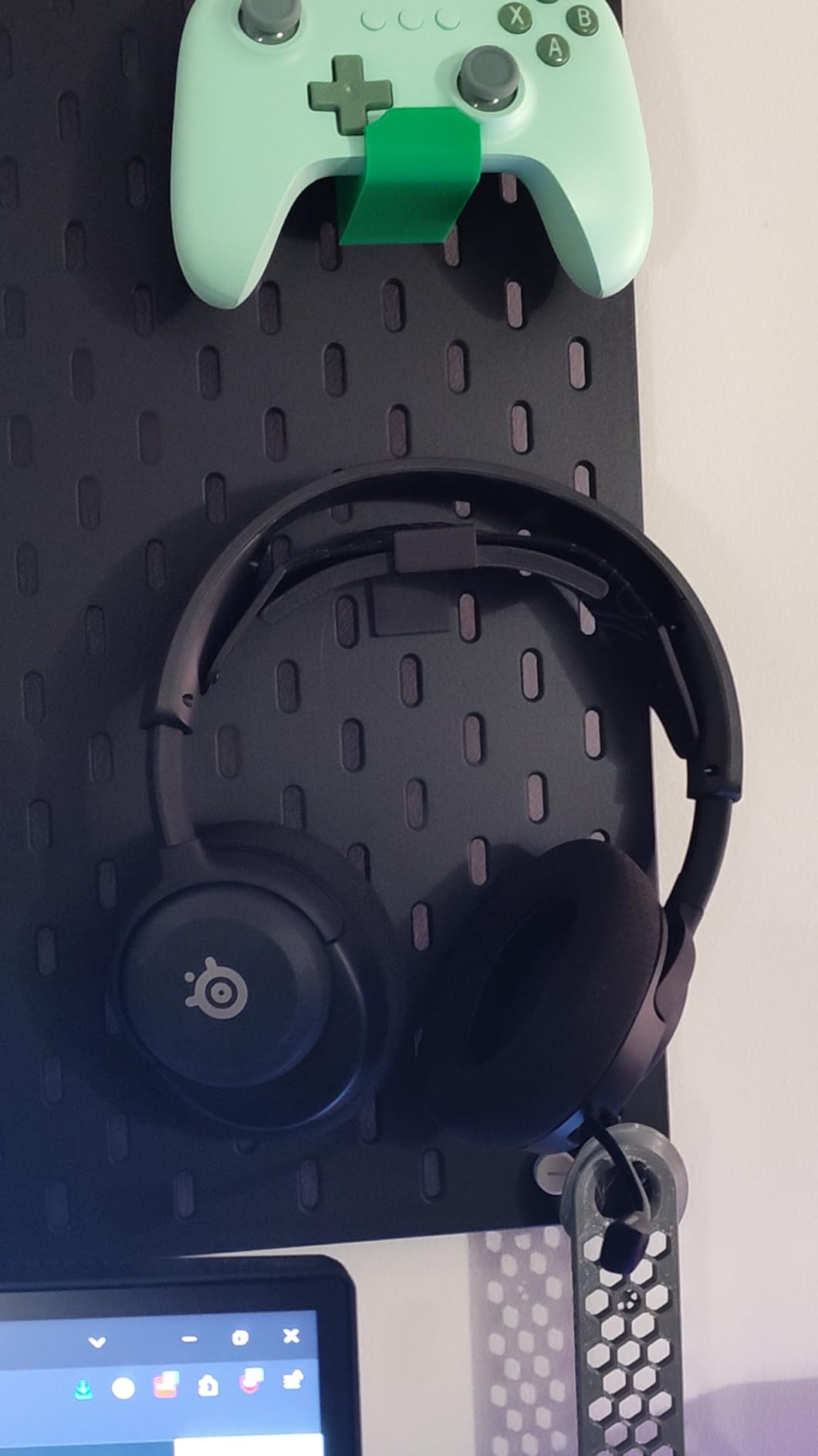 SteelSeries Arctis Nova 5 Wireless Multi-System Gaming Headset - Neodymium Magnetic Drivers - 100+ Audio Presets - 60 HR Battery - 2.4GHz or BT - ClearCast Gen2.X Mic customer photo 1