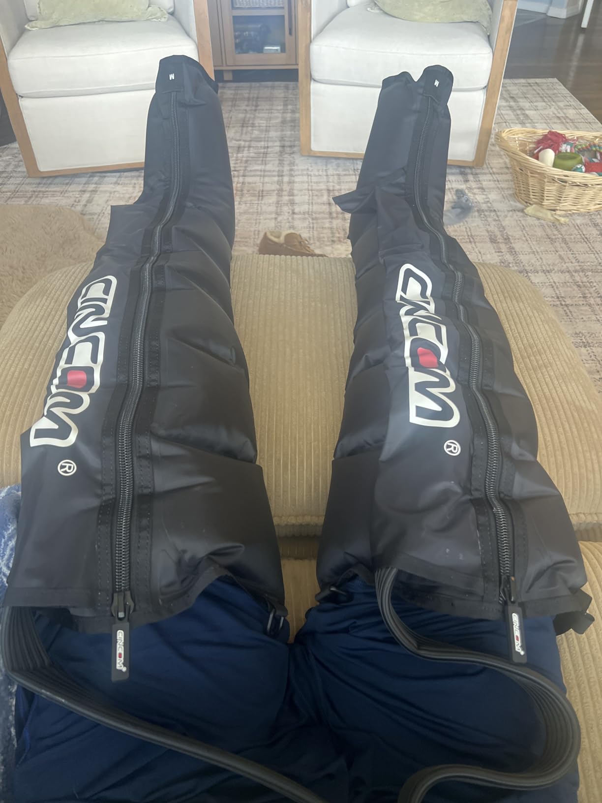 CINCOM Air Compression Recovery System - 6-Zone Professional Dynamic Pressure Leg Massager Boots customer photo 1