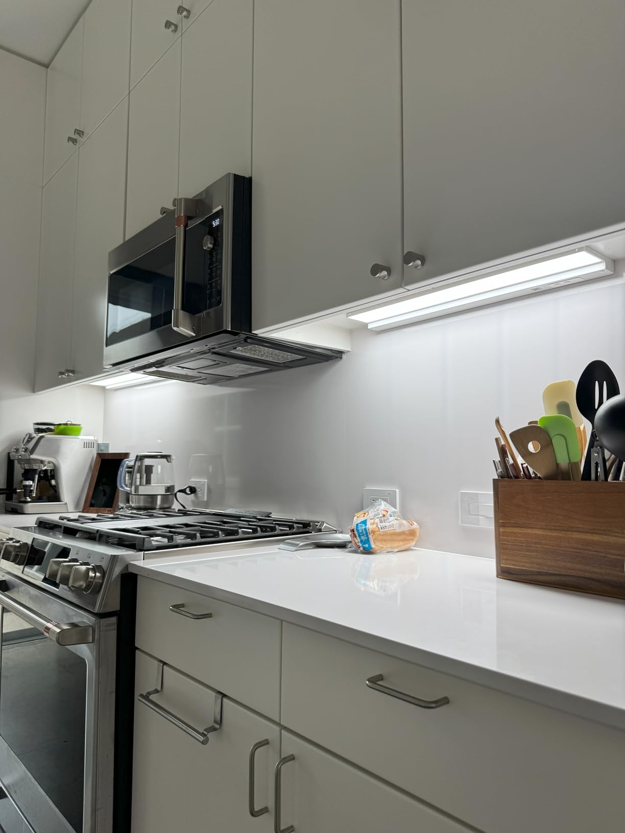 GE Cync Reveal HD+ Smart Undercabinet Light Fixture, Color Changing Undercab Light, Smart Wi-Fi Kitchen Light, Works with Alexa and Google Home, 18-in Bar customer photo 2