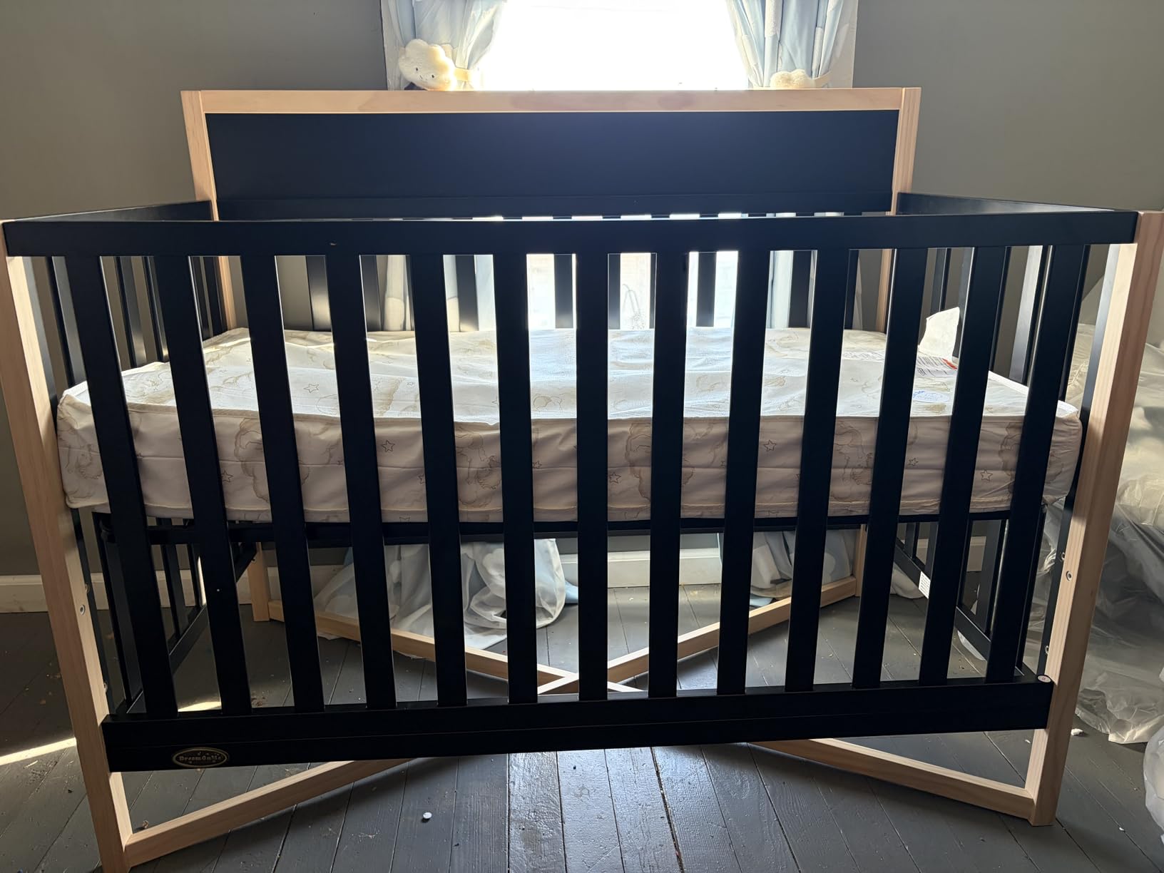 Dream On Me Owen 5-in-1 Convertible Full-Size Baby Crib in Matte Black, GreenGuard Gold & BSA, Converts to Toddler, Day, & Full-Size Bed, Non-Toxic Paint, Safe Sleep Environment customer photo 2
