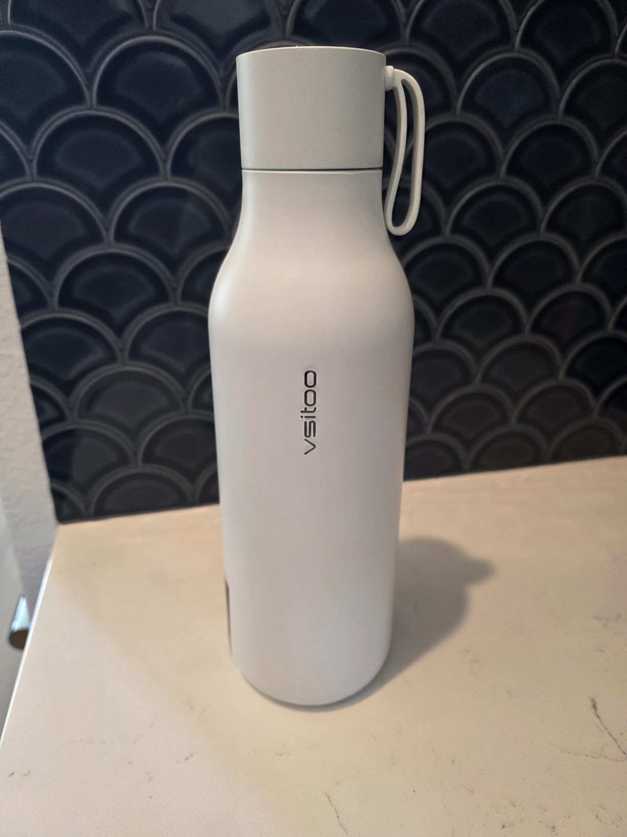 VSITOO 33oz Smart Self-Cleaning Water Bottle, Large Insulated Stainless Steel Bottle with AI Self-Clean, 30-Day Battery & Magnetic Charging for Outdoor Travel, Gym or Office, Black customer photo 2