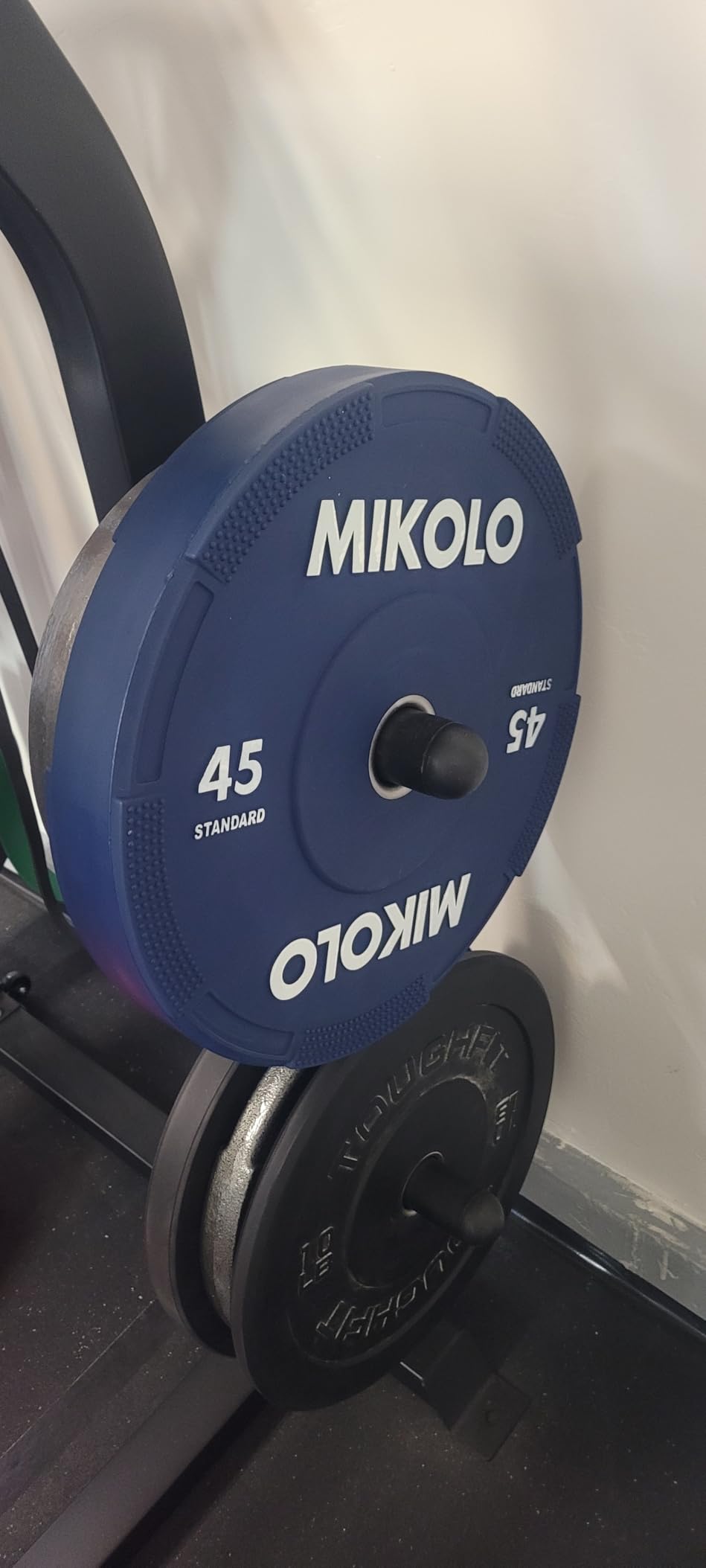 Mikolo Olympic Bumper Plates Set, 100% High-Density Low-Bounce Rubber Weight Plates with Steel Inserts customer photo 1