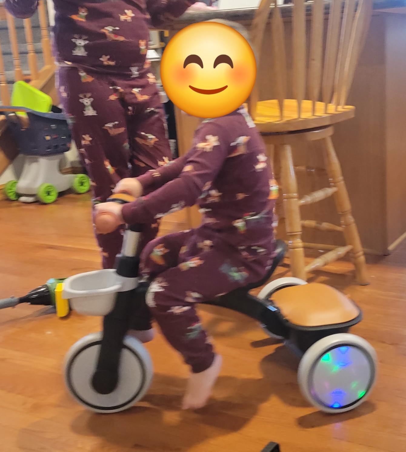 SEREED Colorful Lighting Toddler Tricycle for 2-5 Years Old Girls, Adjustable Seat&Handlebar Trike, Removable Basket, Birthday Gift Idea for Kids Ages 2+ (Pink) customer photo 1