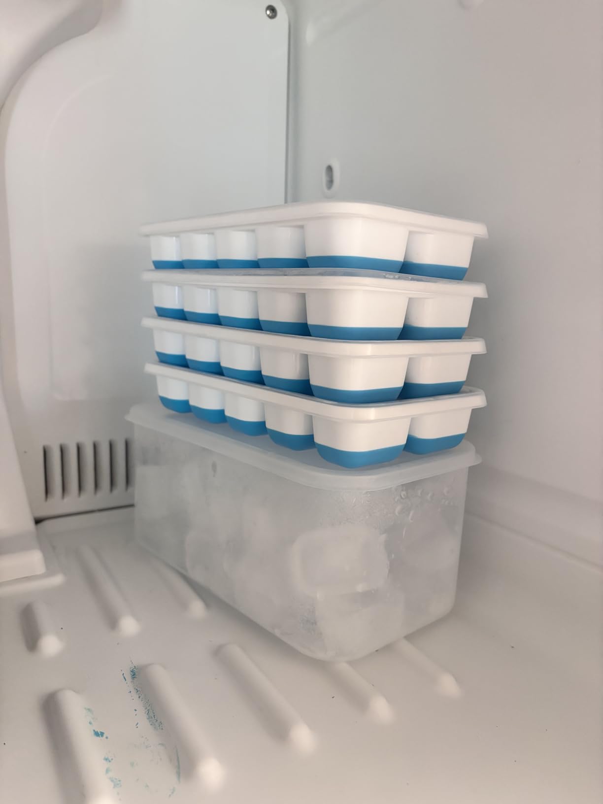 DOQAUS Ice Cube Tray with Lid and Bin - 4 Pack Silicone Ice Cube Trays for Freezer, Stackable Ice Bucket Kits with Storage Container & Scoop for Kitchen, RV, Cocktail, Coffee customer photo 1