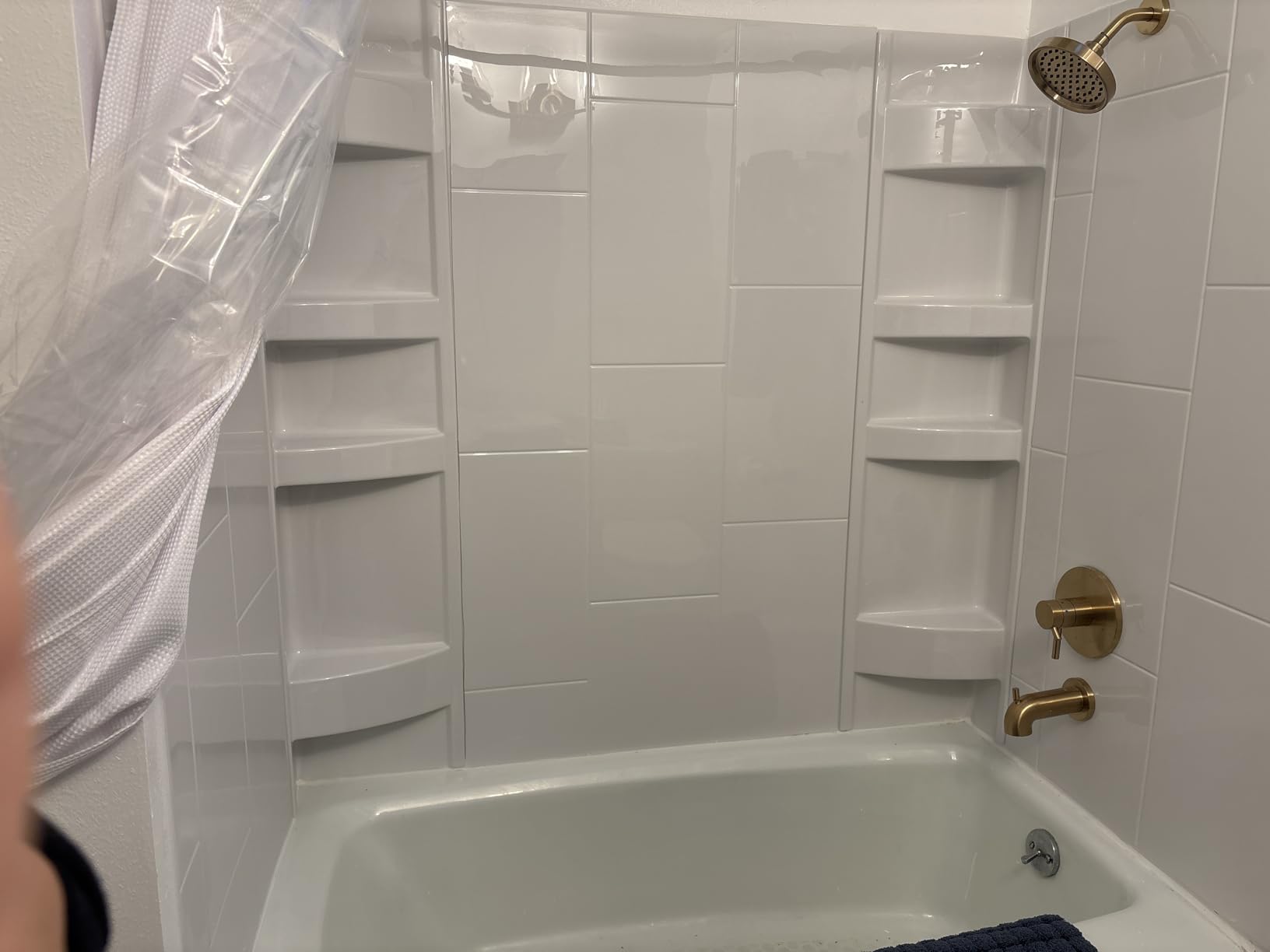 Noah William Home White Acrylic Tub Wall Surround D32 x W60 x H58 - Waterproof, Easy-to-Install, Includes Two Shelf Units - Bathtub Wall Surround Panels, Vertical Pattern, Dynamic Shelves customer photo 1