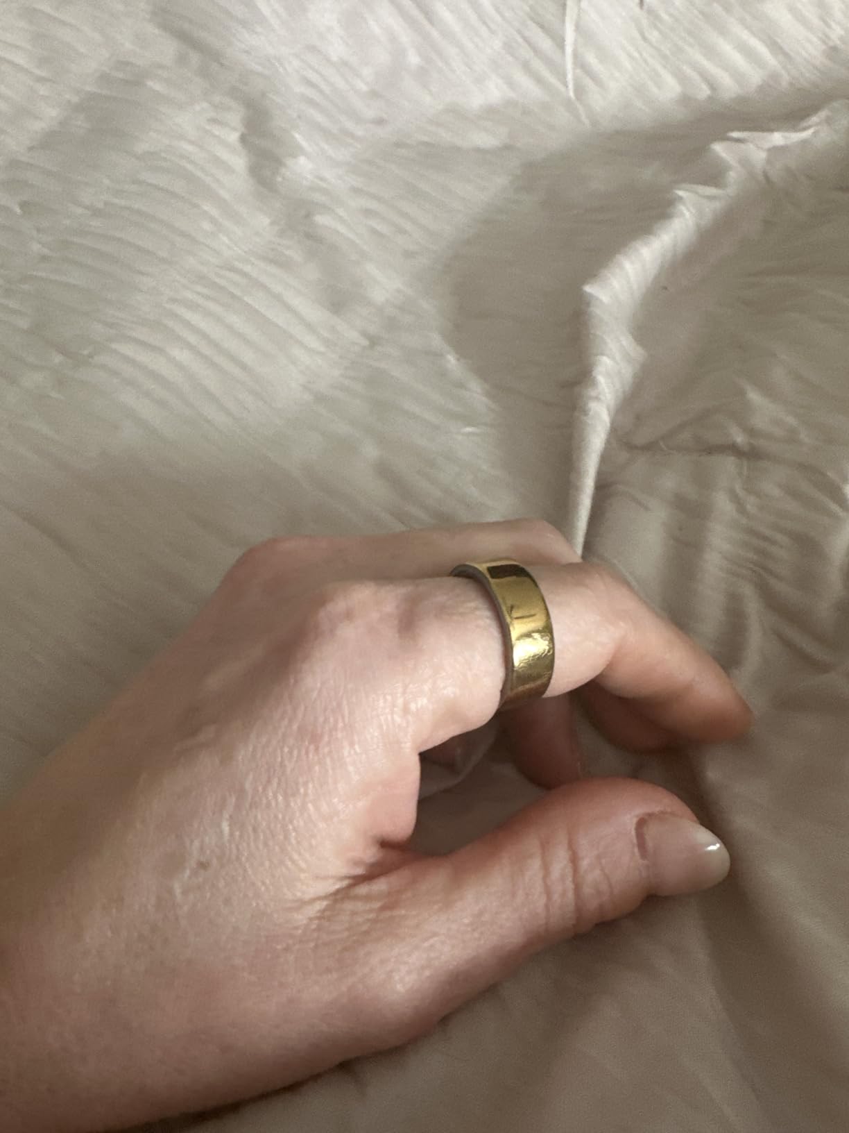 Oura Ring 4 - Gold - Size 8 - Sleep, Activity, Women's Health, AI Advisor, Up to 8 Days of Battery Life customer photo 1