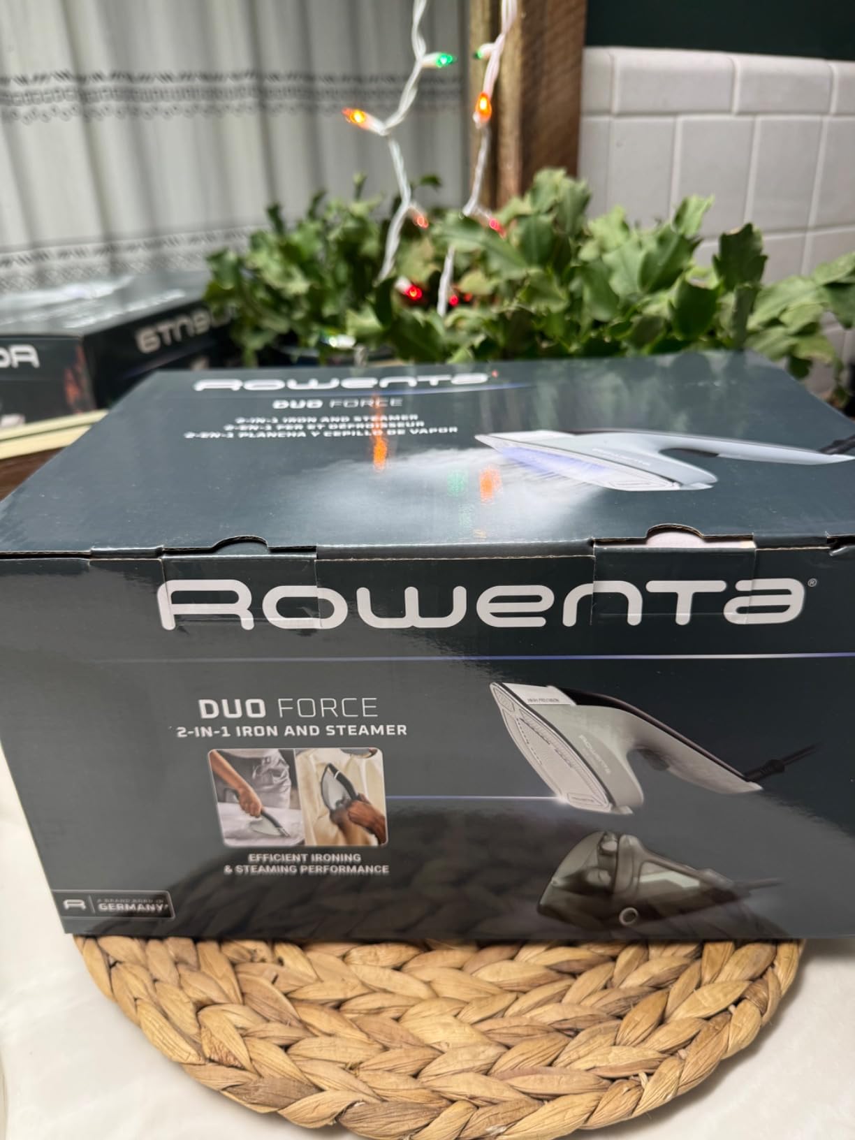 Rowenta 2-in-1 Duo Force Iron and Steamer for Clothes, 1700W Steam Iron, Stainless Steel Soleplate, Ultra-Lightweight, Detachable 13.5-oz Water Tank, Clothes Steamer, Anti-Drip, Black & Green, JR4030 customer photo 1