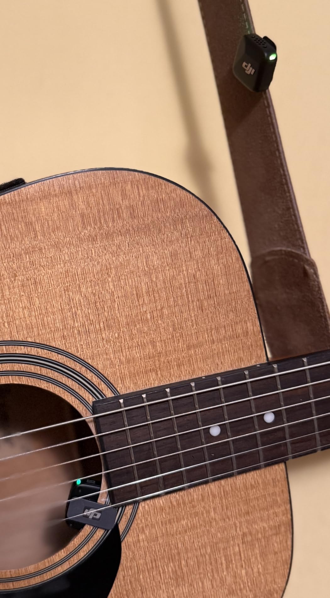 DJI Mic Mini (2 TX + 1 RX + Charging Case), Wireless Lavalier Microphone for iPhone/Camera/Android, Ultralight, Detail-Rich Audio, 48h Use, Noise Cancelling, Automatic Limiting, Vlog, Streaming customer photo 2