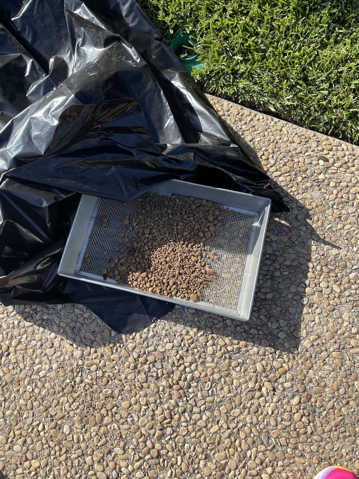 Soil Sifter, Wide Size (17.5 x 11.5 inches) with 1/4-inch Mesh, Garden Sieve for Dirt, Sand, Rocks, and Compost customer photo 2