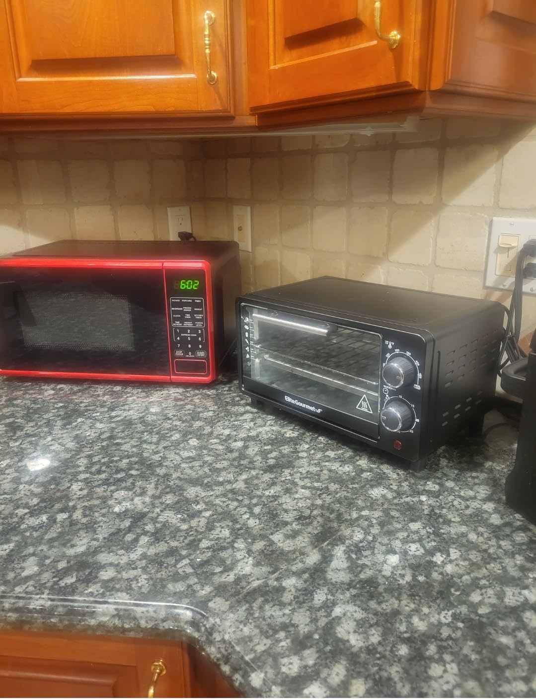 Elite Gourmet ETO490 9L/4 Slice Countertop Toaster Oven with 30-Minute Timer, Adjustable Temperature Control, Includes Baking Pan and Wire Rack, Bake, Broil, Toast, Black customer photo 1
