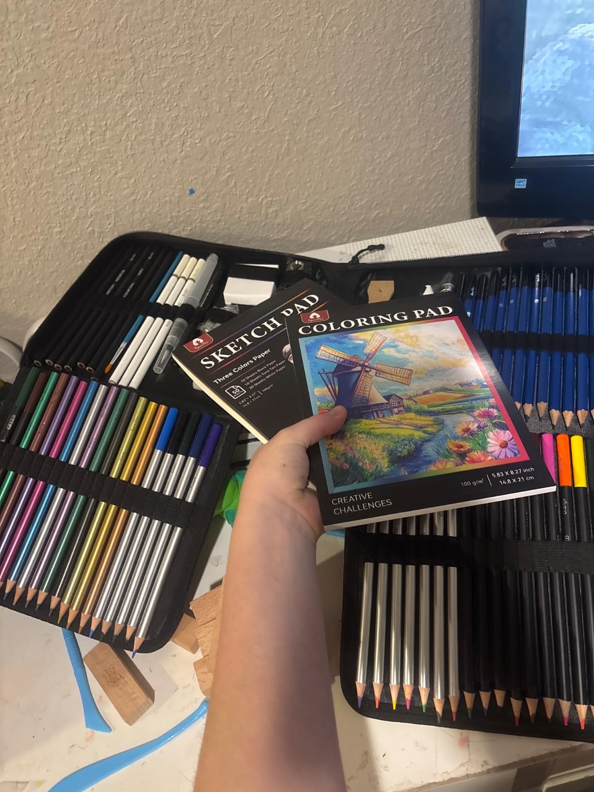 133 PCS Art Supplies Sketching Kit, Pro Drawing Pencils with Sketchbook, Coloring Book, Watercolor Pad, Black Paper Pad, Colored Graphite Charcoal Watercolor & Metallic Pencils for Artists Adults customer photo 2