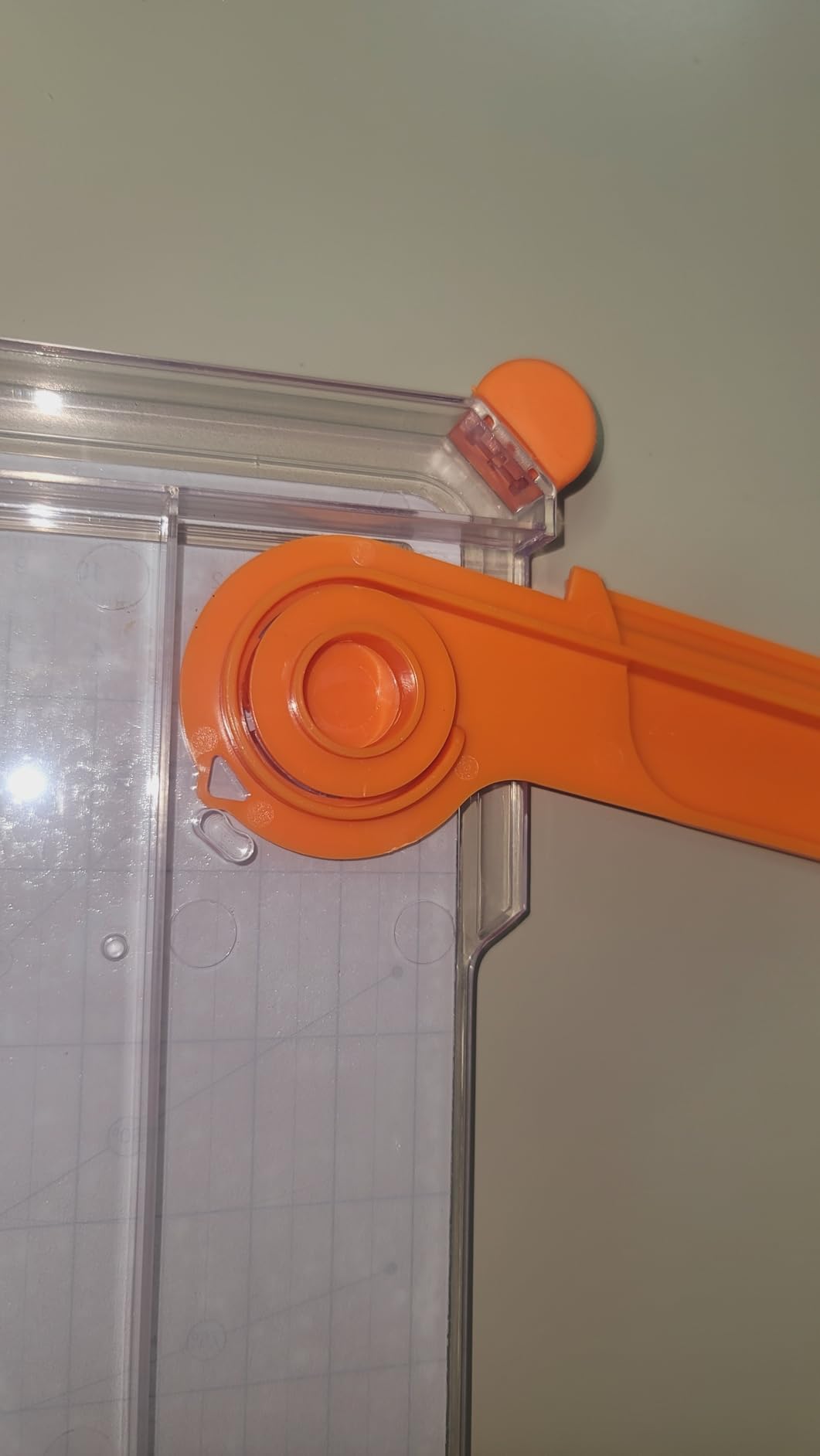 Fiskars Precision Paper Trimmer, Easy and Accurate Crafting Tool, Cuts Straight for Crafts, Cards, and More customer photo 2