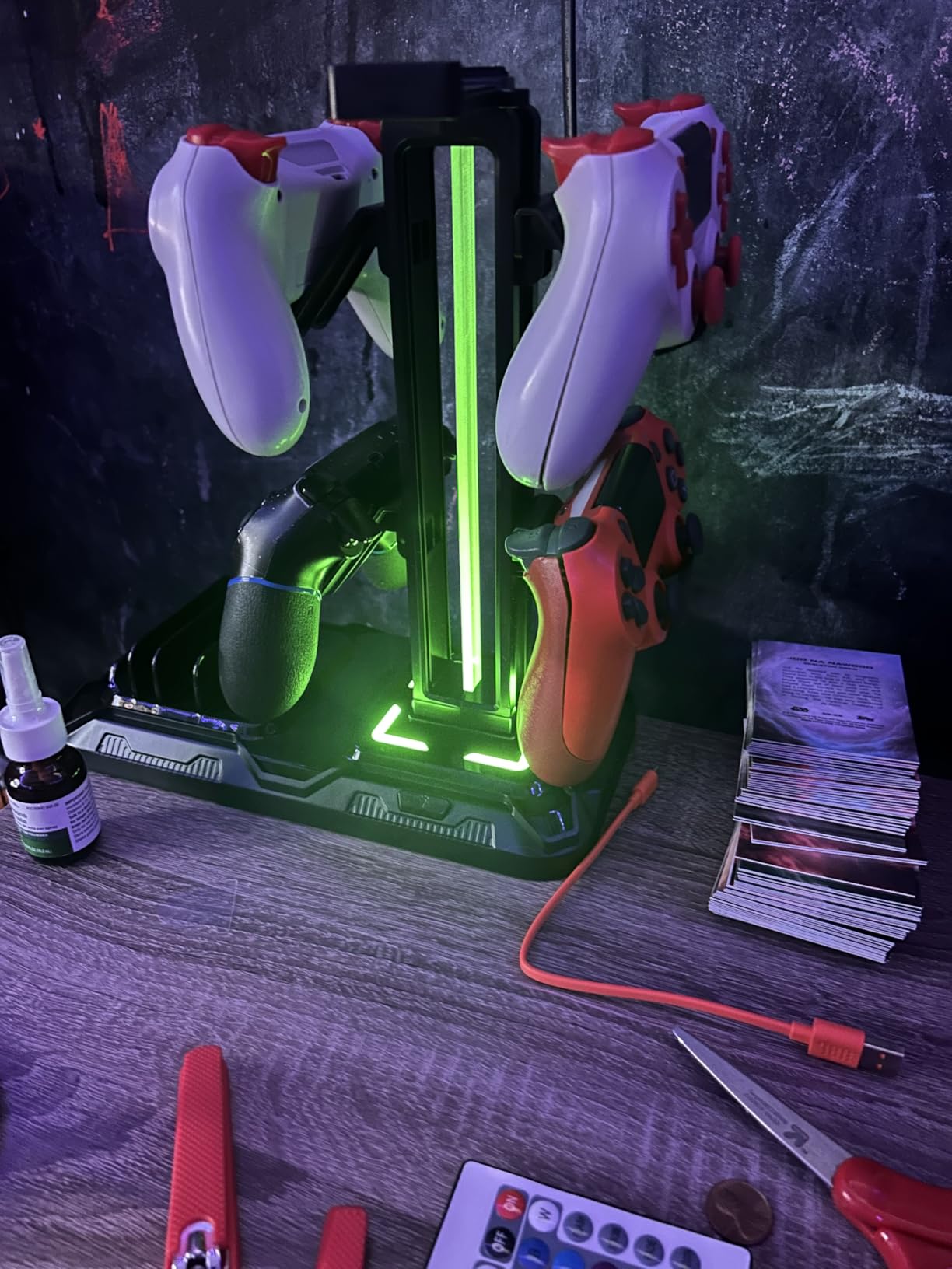 KDD Headset Stand with Charging Station - Detachable Controller Holder with 9 Light Modes - Rotatable Headphone Hanger with USB A&C Charger Ports customer photo 1