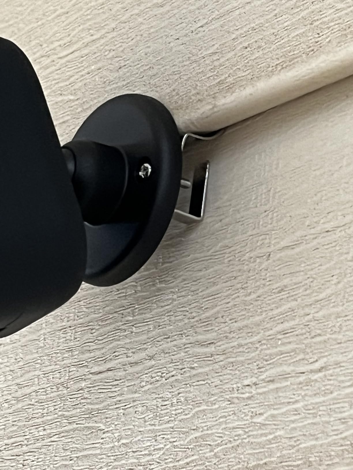 Blink Video Doorbell (newest model) - Head-to-toe HD view, two-year battery life, and simple setup. Sync Module Core included - System (Black) customer photo 1