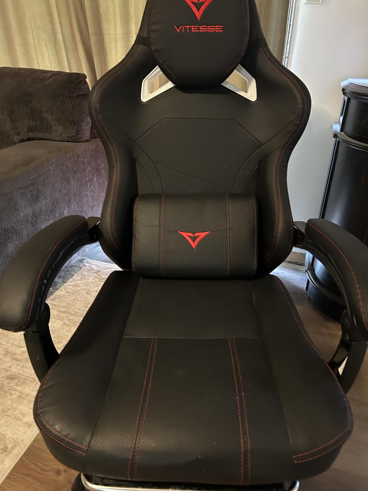 VITESSE Big and Tall Gaming Chair 400lb Weight Capacity with Footrest, Ergonomic Video Game Chair for Adults with Oversized Headrest and Lumbar Pillow, Computer Chair Gaming for Office (Black+Red) customer photo 1