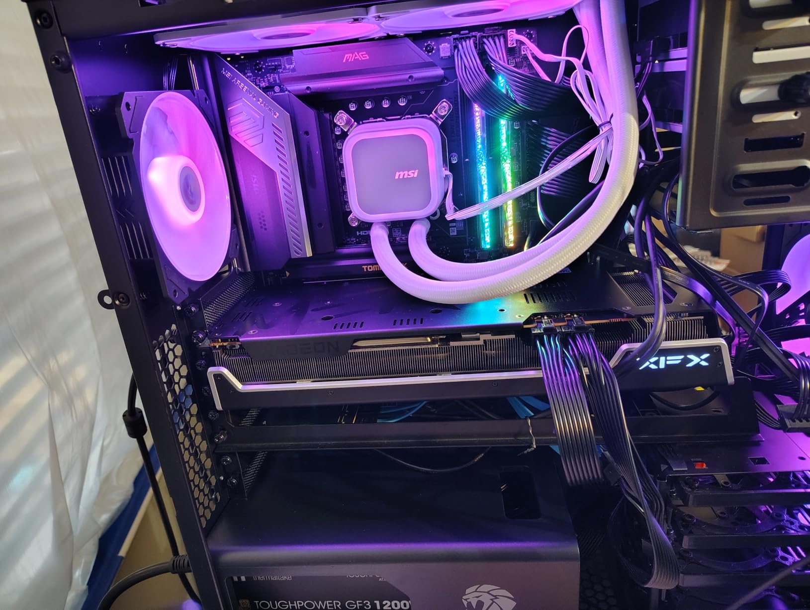 MAG Z890 Tomahawk WiFi Gaming Motherboard (Supports Core Ultra Series 2 Intel Processors, LGA 1851, DDR5, PCIe 5.0, M.2, SATA, 5Gbps LAN, USB Type-C, Wi-Fi 7, Bluetooth 5.4, Thunderbolt 4, ATX) customer photo 2