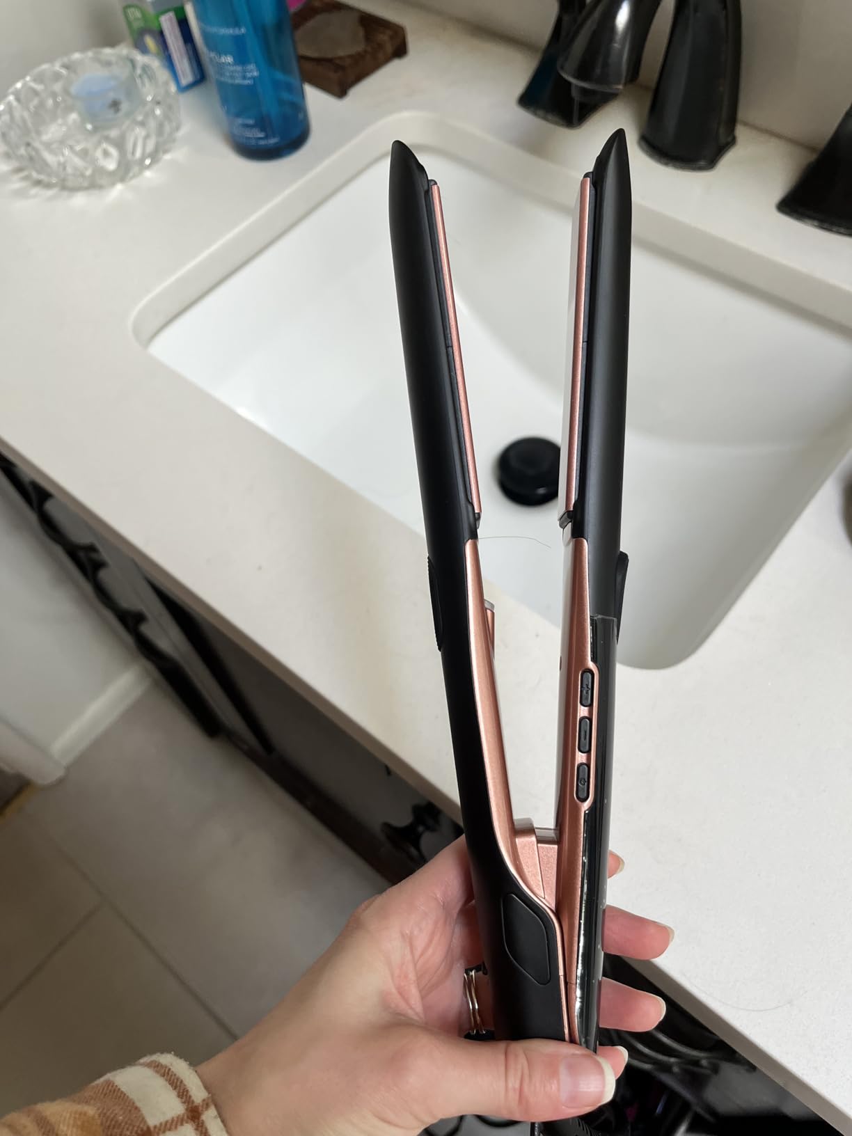 Annlary Hair Straightener 1 Inch Flat Iron and Curler 2 in 1 Titanium Ceramic Ionic Dual Voltage Straightener with Heat-Resistant Silicone, for Less Frizz, Shinier & Smoother customer photo 1
