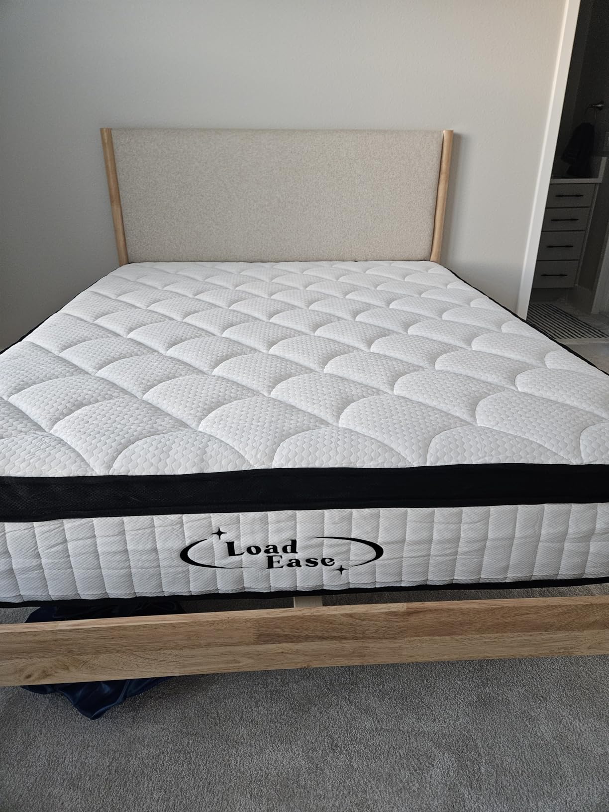 Mattress Queen Size, 12 Inch Queen Hybrid Mattress in a Box, Medium Firm Memory Foam & Individually Wrapped Pocket Springs for Pain Relief, Motion Isolation, Edge Support, 80x60x12 customer photo 1