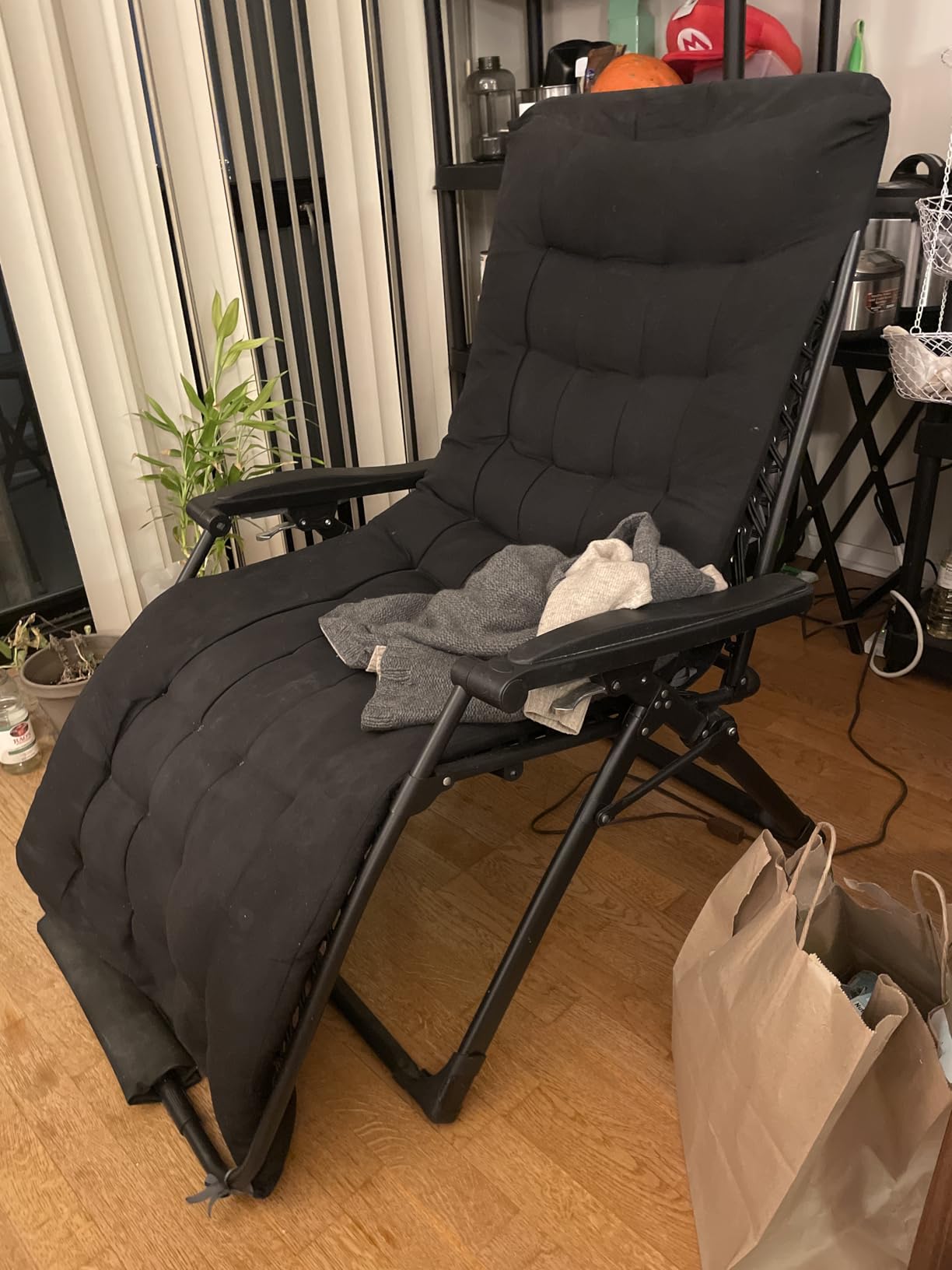 Suteck Oversized Zero Gravity Chair, 33In XXL Outdoor Recliner Chair w/Removable Cushion & Headrest, Camping Lounge Chair w/Upgraded Lock & Footrest, Reclining Patio Chairs for Indoor Outdoor, 500LBS customer photo 2