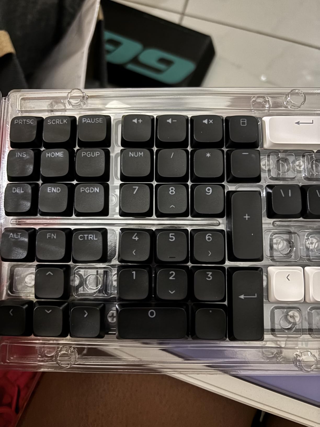 XVX Low Profile Black Keycaps, Shine Through Keycap Sets, Double Shot PBT Keyboard Keycaps Compatibility for 60% 75% 80% 85% 100% MX Switches Mechanical Keyboard- Only Key caps customer photo 1