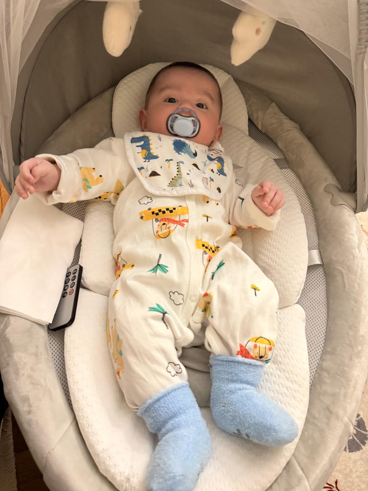 3-in-1 Baby Swing for Infants with Motion Detection, Infant Swing with 5 Speeds & 3 Swing Modes, 12 Lullabies, Electric Swing for Baby, Up to 25 lbs, White customer photo 2