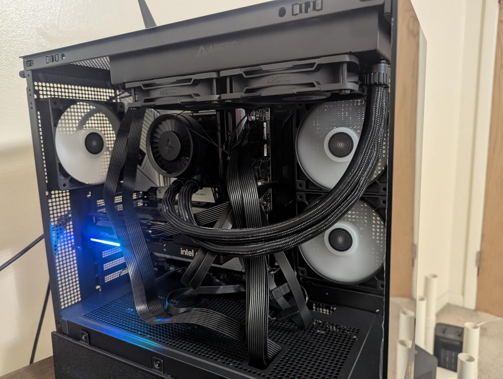 ARCTIC Liquid Freezer III Pro 240-240 mm AIO CPU Cooler, Water Cooling, 38 mm Radiator, PWM Pump, VRM Fan, AMD AM5/AM4, Intel LGA1851/1700 Contact Frame - Black customer photo 2