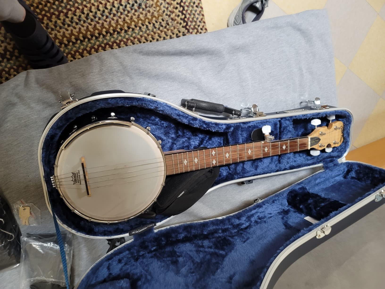 Crossrock ABS Molded Case for A-Style Mandolin | Matte Finish, Plush Interior, Locking Latch, Backpack Straps - Lightweight Hardshell Protection-Champagne (CRA862MACH) customer photo 2