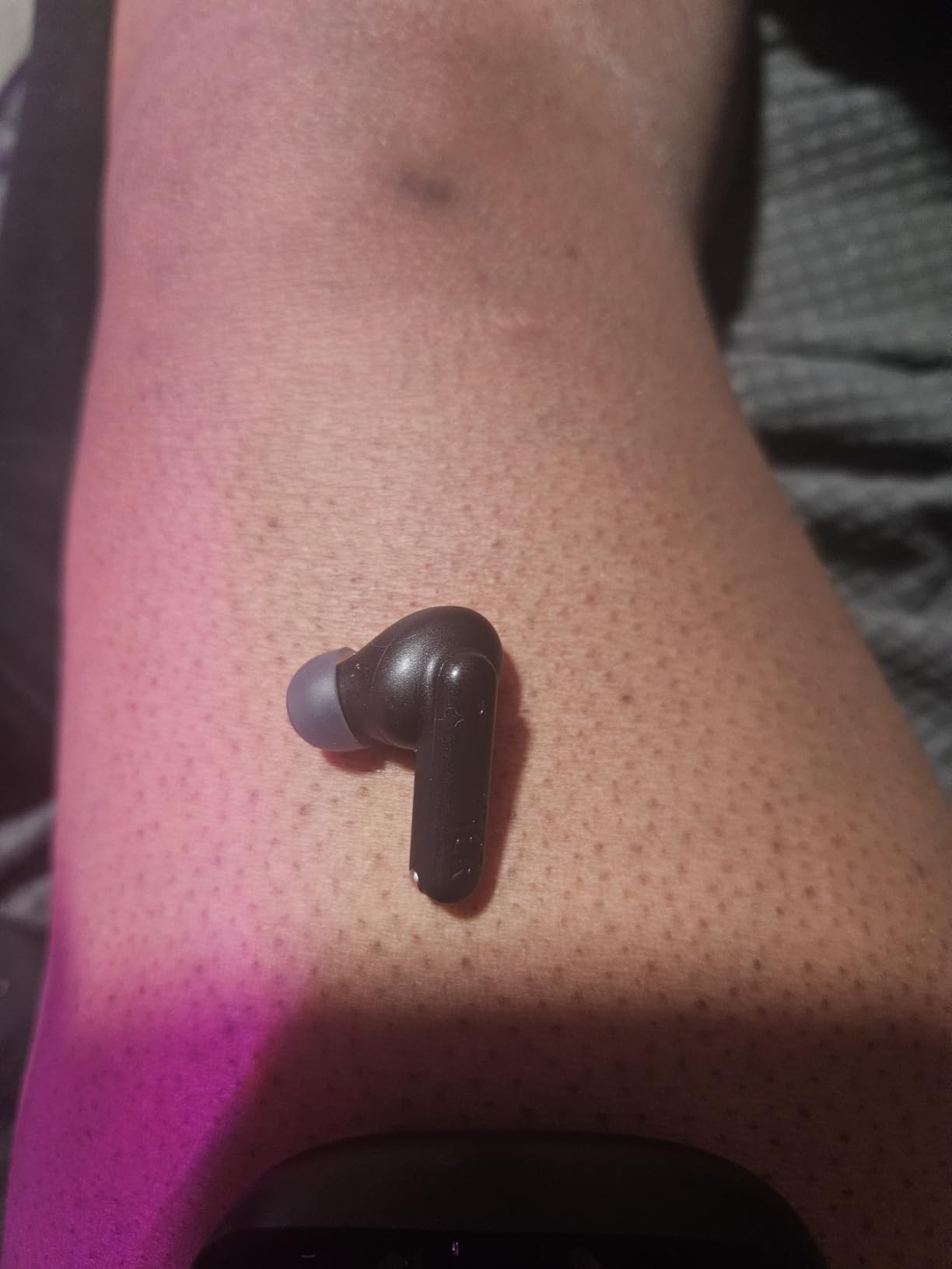 JBL Vibe Beam 2 - True Wireless Noise Cancelling Earbuds with JBL Pure Bass Sound & Smart Ambient technology, 4mics for crisp, clear calls, up to 40Hrs of Playback, IP54 Dust & Water resistant (Black) customer photo 1