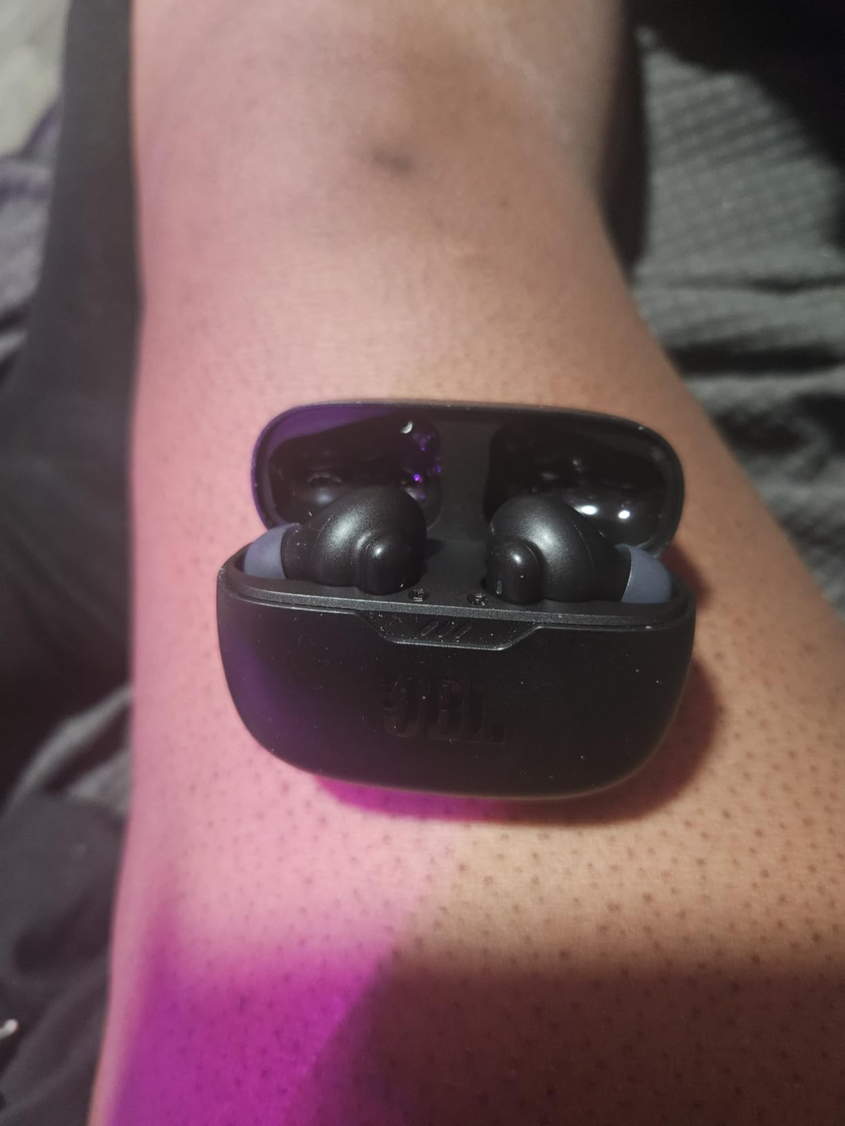 JBL Vibe Beam 2 - True Wireless Noise Cancelling Earbuds with JBL Pure Bass Sound & Smart Ambient technology, 4mics for crisp, clear calls, up to 40Hrs of Playback, IP54 Dust & Water resistant (Black) customer photo 2