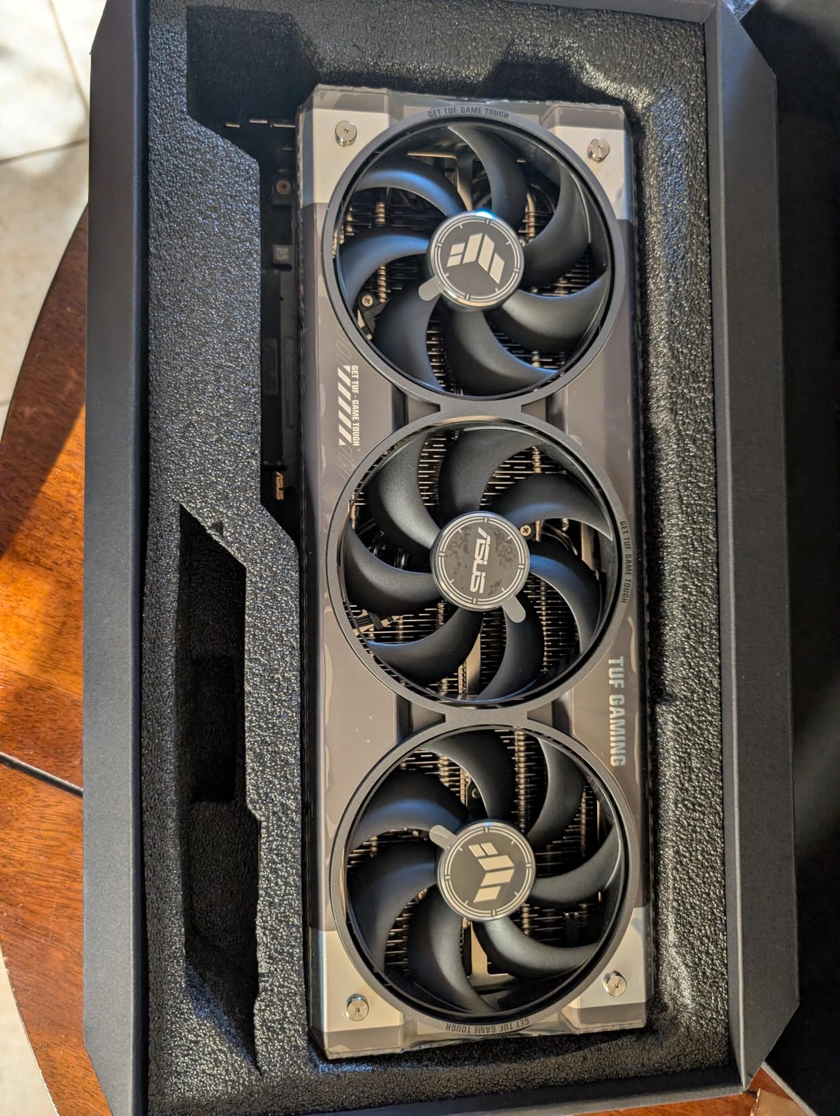 ASUS TUF GeForce RTX 5080 16GB GDDR7 OC Edition Graphics Card, NVIDIA, Desktop (PCIe 5.0, HDMI/DP 2.1, 3.6-Slot, Military-Grade Components, Protective PCB Coating, Axial-tech Fans, Vapor Chamber) customer photo 1