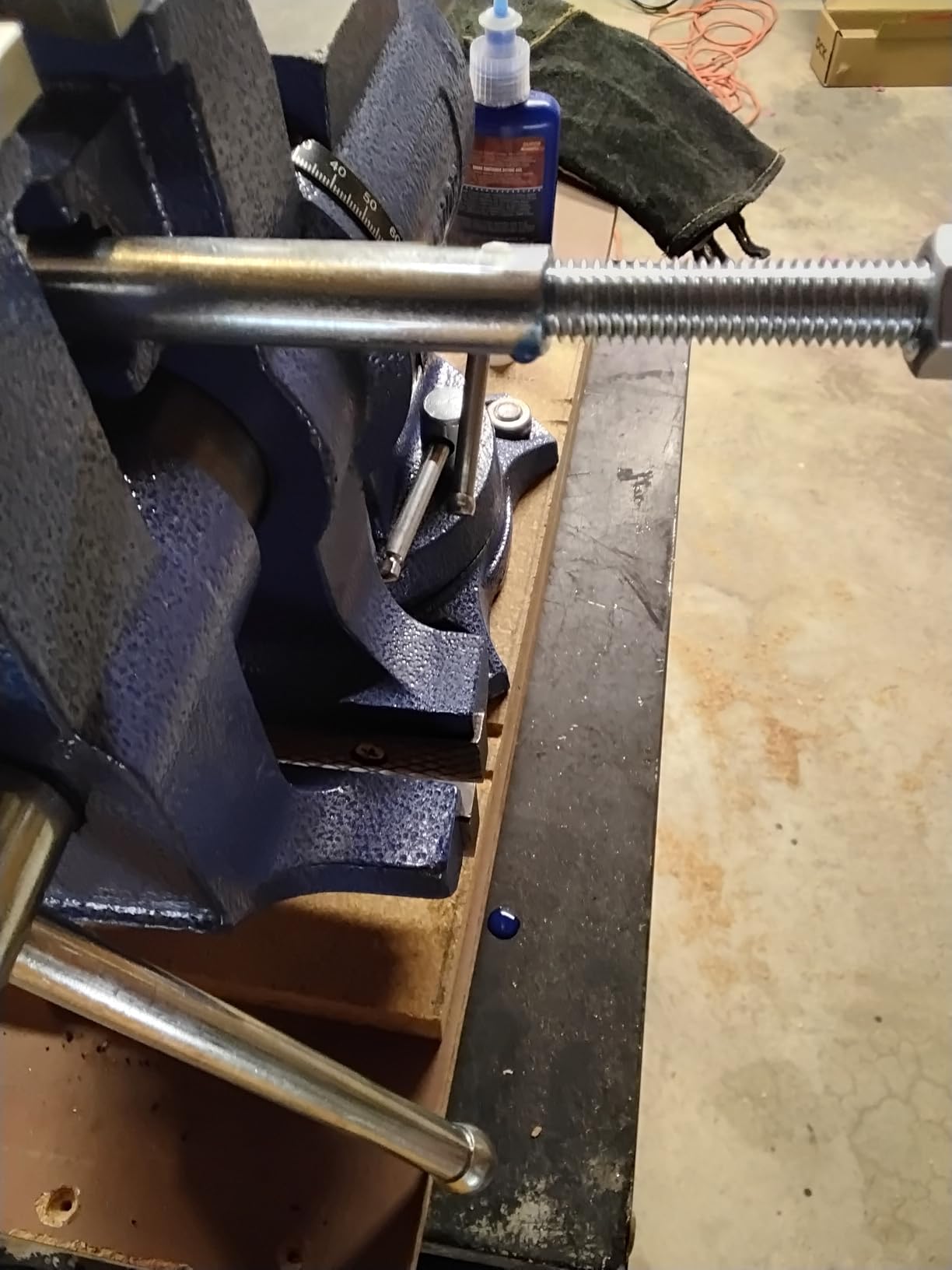 VEVOR Heavy Duty Bench Vise, 6-1/2