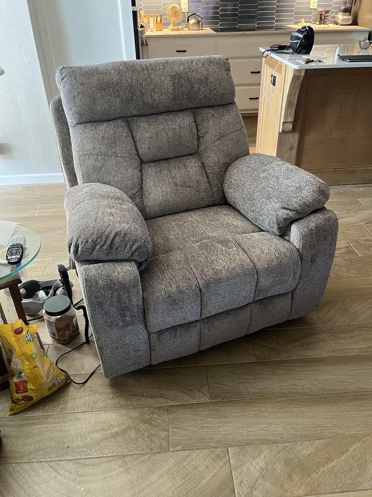 Power Lift Lazy Boy Recliner Chair, 2 Motor Flat Recliner, Nursing Lift Chair with Massage and Lumbar Heating, Adult Power Recliner with Side Pockets, Folding Table, Remote Control customer photo 2