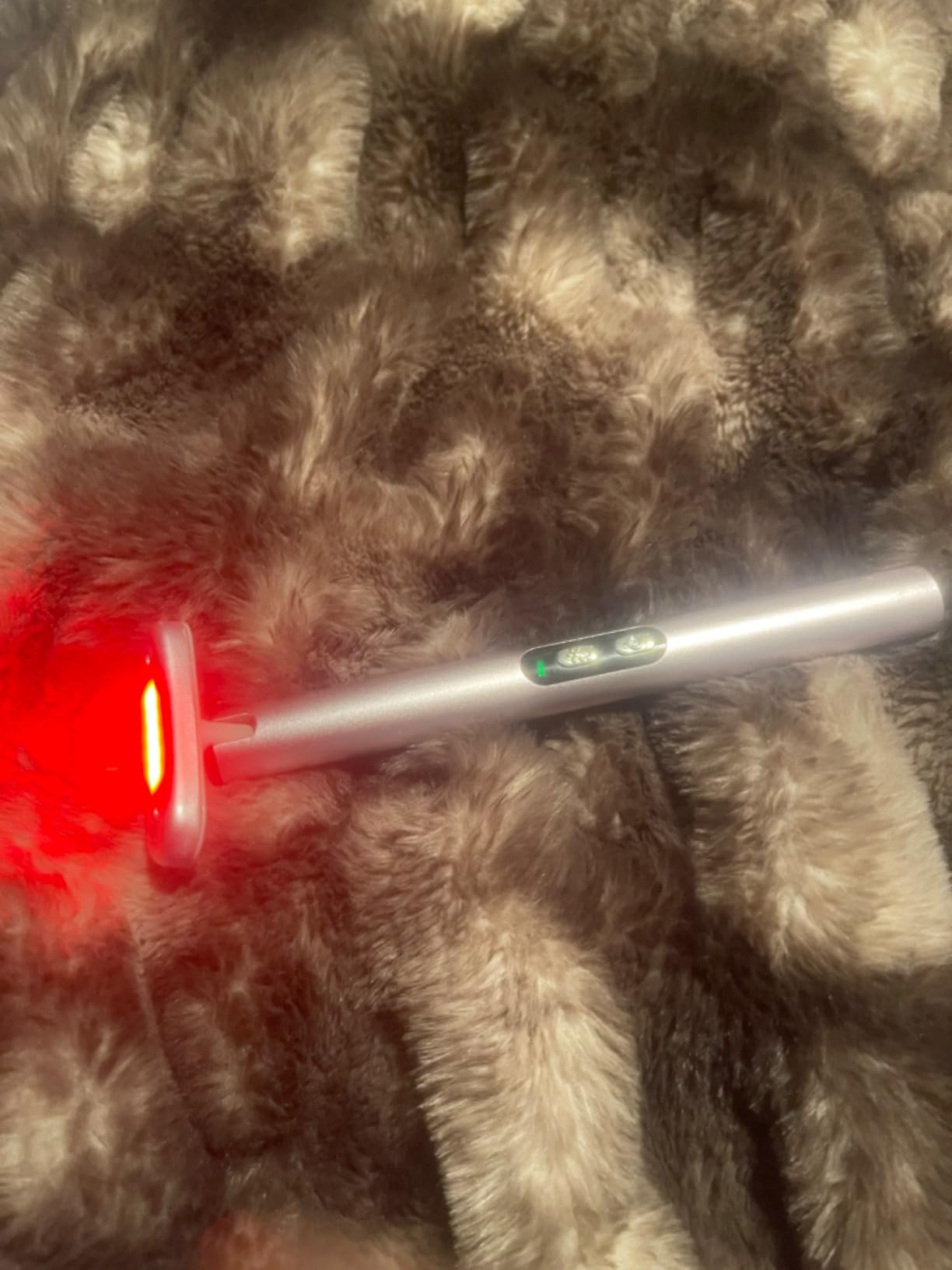 Red-Light-Therapy-Wand-for-Face, 7 Colors LED Light Therapy Wand Eye Facial Red & Blue Rejuvenation Tool, Face Massager, Golden customer photo 2