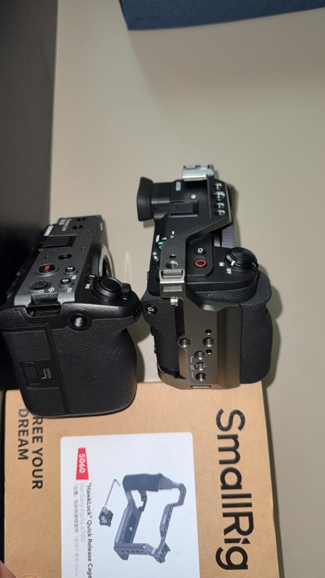 SmallRig Hawklock Quick Release Cage Kit for Sony Alpha 6700, with Multiple Mounting Interfaces and Built-in Quick Release Plate for Arca-Swiss Plate and NATO Rail, with Cable Clamp for HDMI - 5060 customer photo 1
