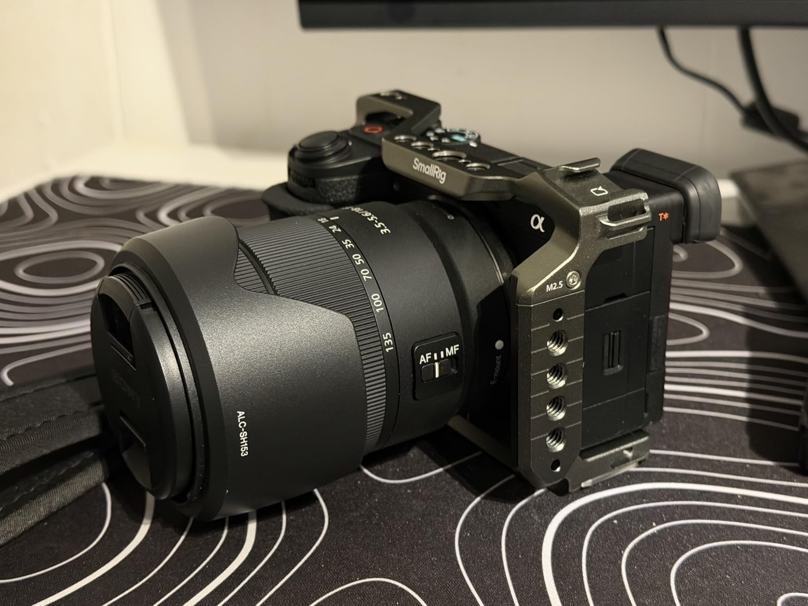 SmallRig Hawklock Quick Release Cage Kit for Sony Alpha 6700, with Multiple Mounting Interfaces and Built-in Quick Release Plate for Arca-Swiss Plate and NATO Rail, with Cable Clamp for HDMI - 5060 customer photo 2