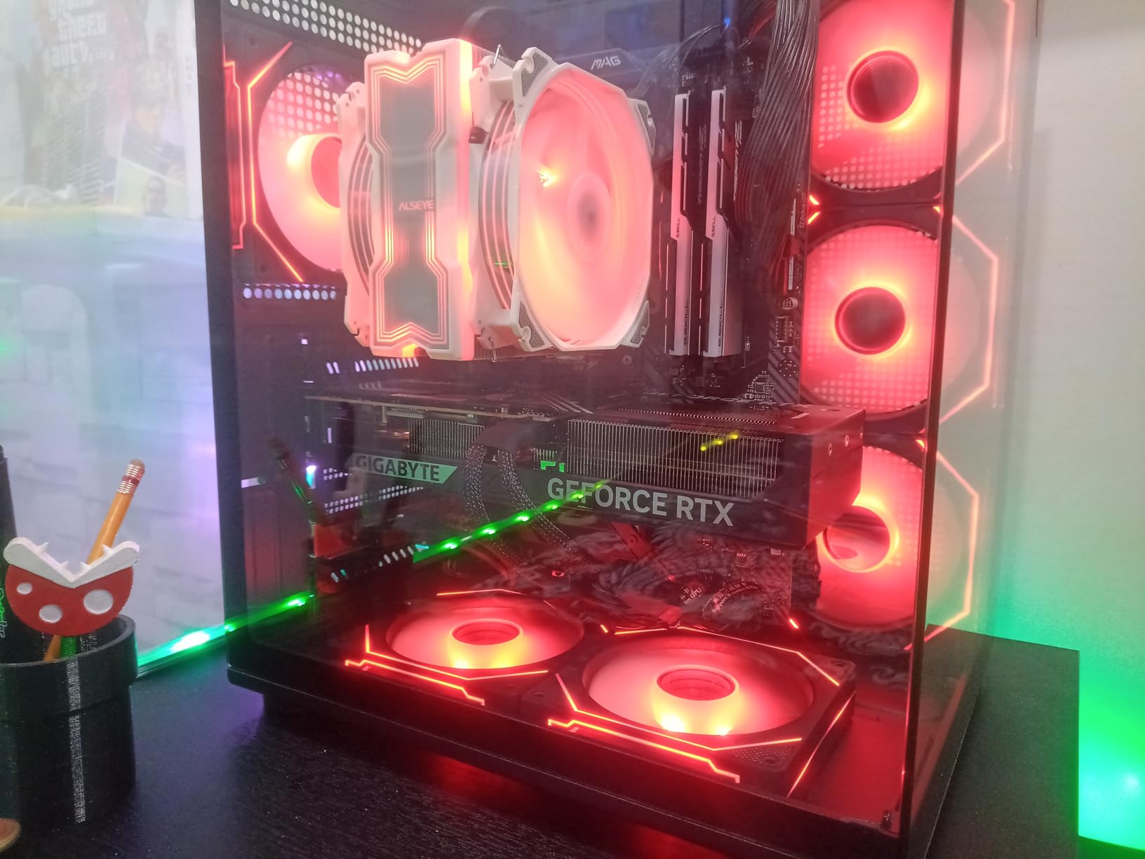 GIGABYTE GeForce RTX 5070 WINDFORCE OC SFF 12G Graphics Card, 12GB 192-bit GDDR7, PCIe 5.0 customer photo 1