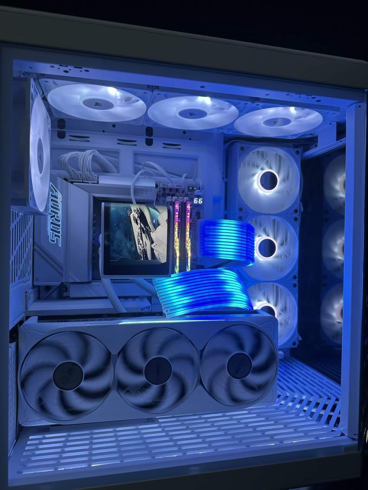 Ryzen 9 9950X3D 16-Core Processor customer photo 1