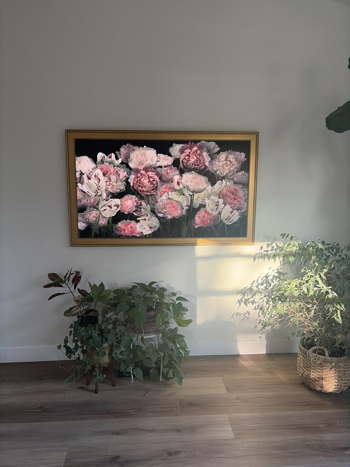 55-Inch Class The Frame LS03F 4K QLED Smart TV (2025 Model) Slim Fit Wall Mount, Modern Frame Design, NQ4 AI Gen2 Processor, Art Mode, Artful Picture Quality, Samsung Vision AI, Alexa Built-in customer photo 1