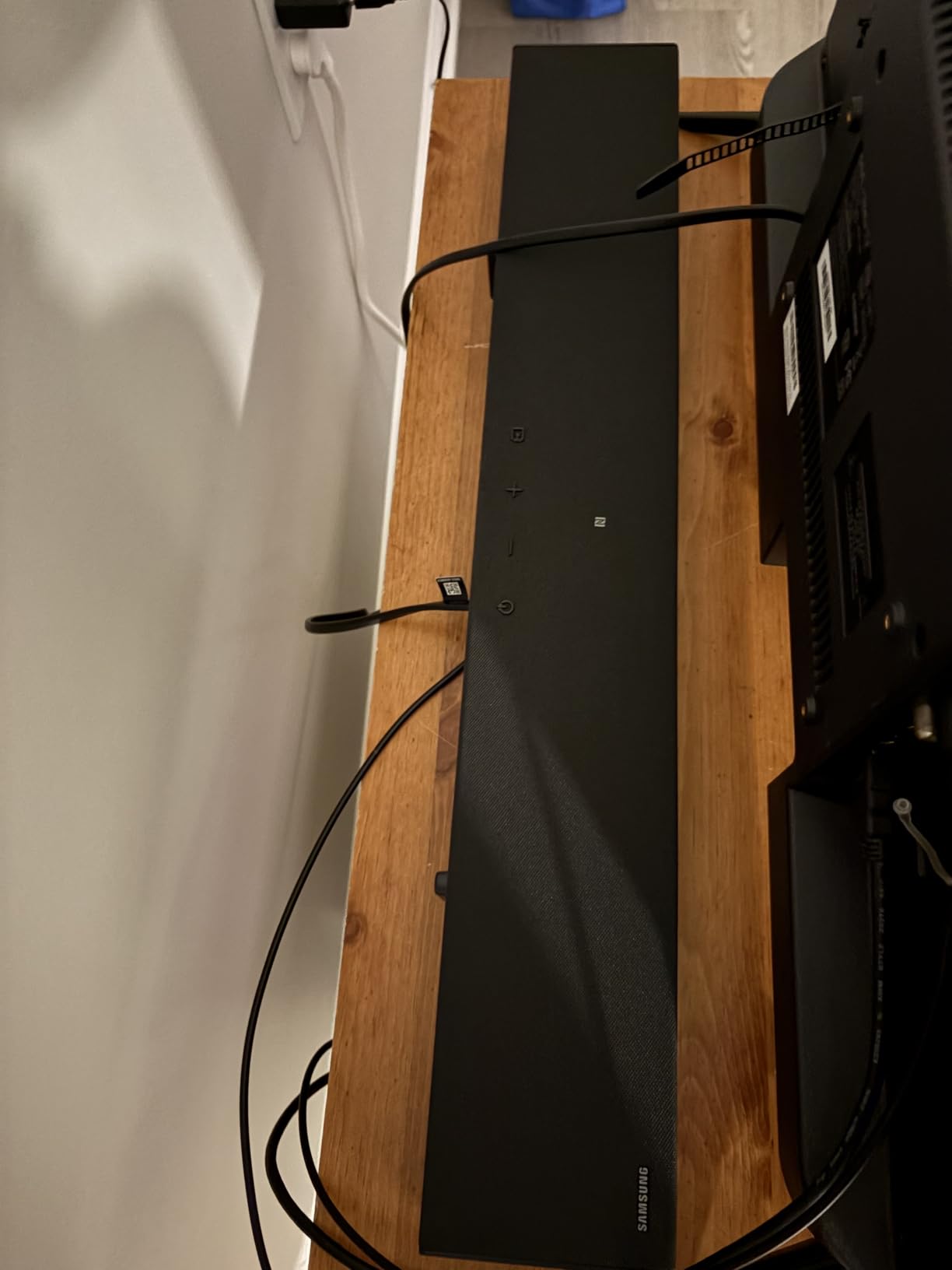 Samsung B-Series Soundbar HW-B400F 2.0 ch Soundbar with Built in Subwoofer (2025 Model) One Remote Control, Surround Sound Expansion, Voice Enhance Mode customer photo 2