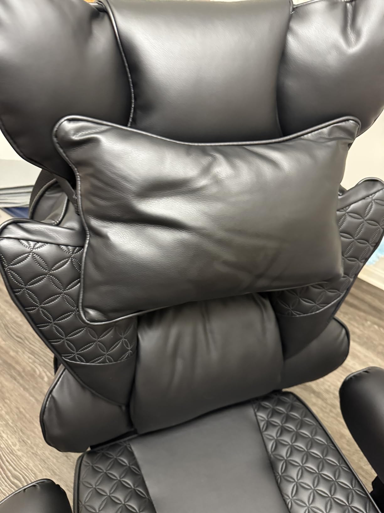 COMHOMA Big and Tall Office Chair Heavy Duty Wide Ergonomic Gaming Chair with Deluxe Embossing Designed Leather with Foot Rest,150° Reclining Adjustable Armrests Pocket Spring Back Support and Pillow customer photo 1