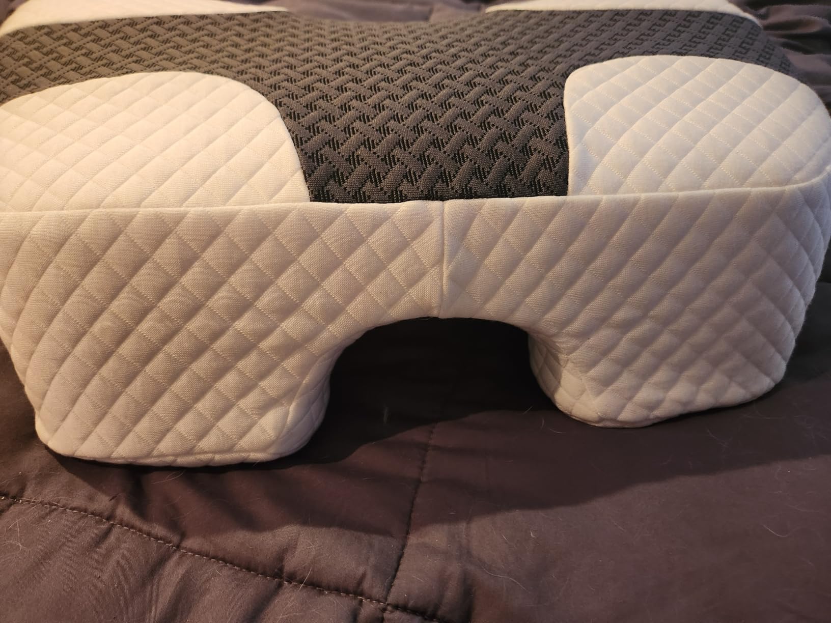 Side Sleeper Pillow with Arm Hole, Shoulder Relief System, Arm Pillow for Neck and Shoulder Pain, Premium Memory Foam, Suitable for Side, Back and Stomach Sleepers - Grey customer photo 1