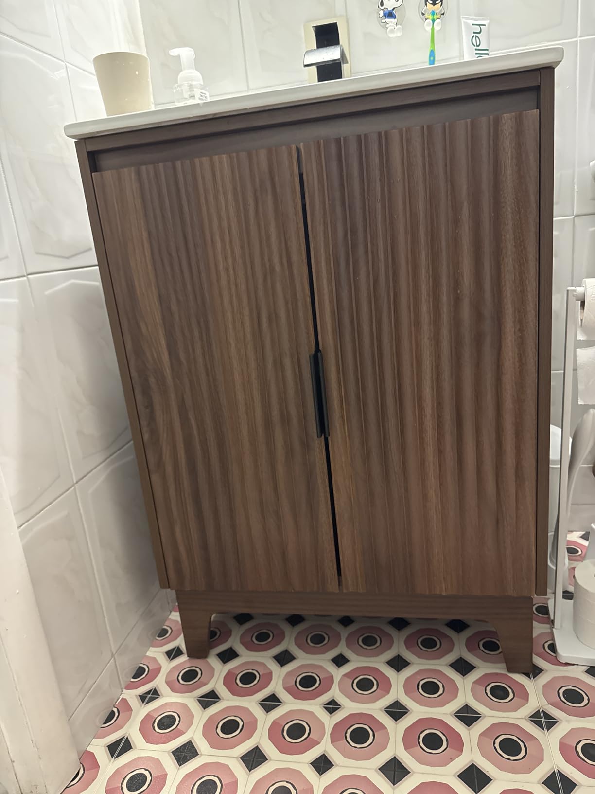 VINGLI 24 Inch Bathroom Vanity with Sink, Mid-Century Modern Vanity with Ceramic Basin and Fluted Soft-Close Doors, U-Shape Storage Shelf,Free Standing Small Bathroom Sink Cabinet Combo Set,Walnut customer photo 1