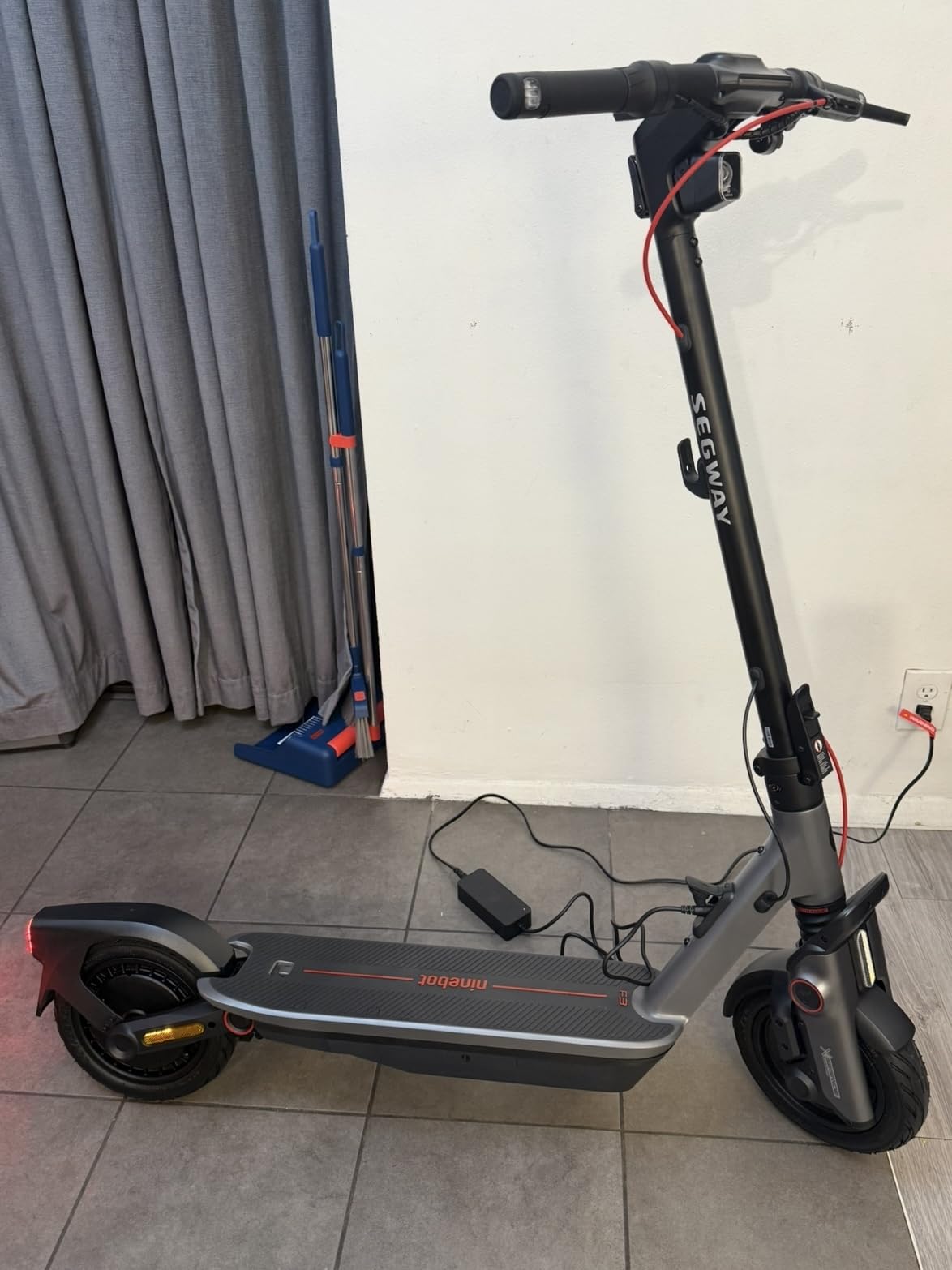 Segway Ninebot F3 Electric Scooter - 20 MPH, 44-Mile Range, Self-Sealing Tubeless Tires customer photo 1