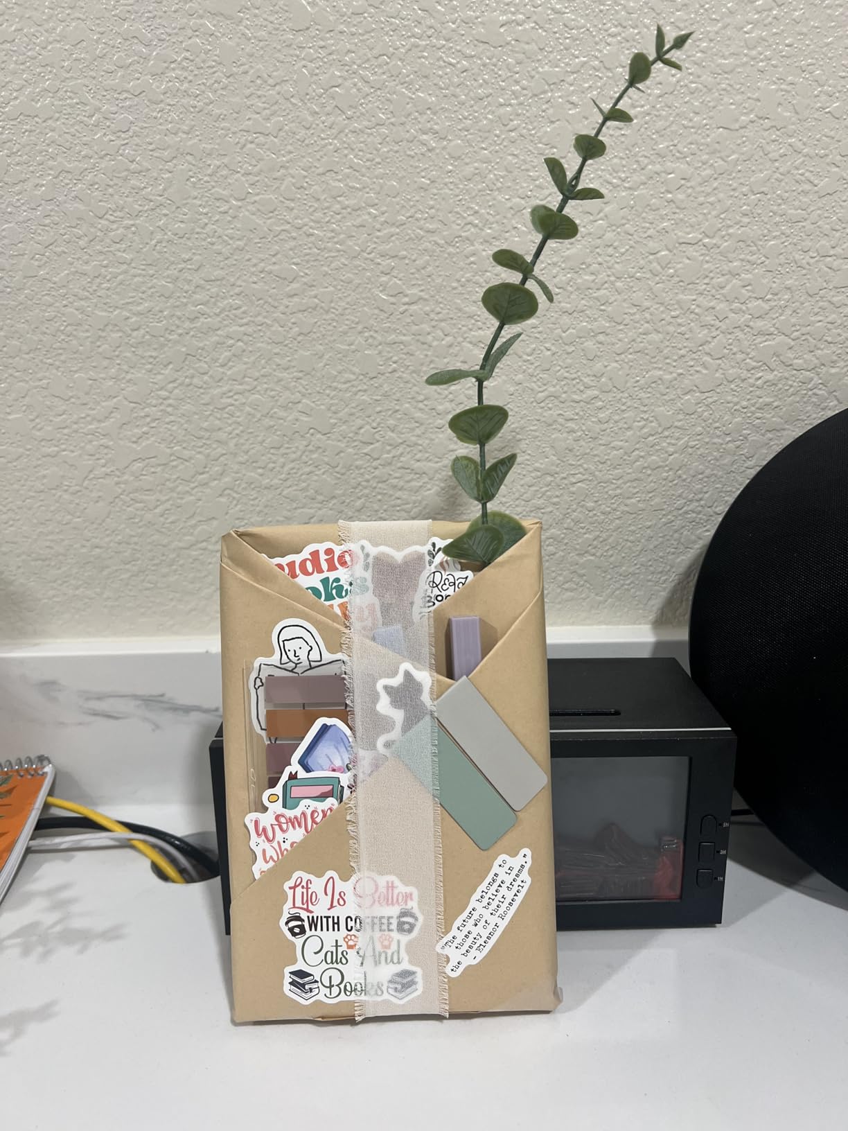 Marspark 6 Set Blind Date with a Book Gift Box Supplies Book Club Lovers Gifts Bulk Including Magnetic Bookmarks Stickers Tags Flowers Bookish Librarian Readers Present for Women Men(Baby's Breath) customer photo 1